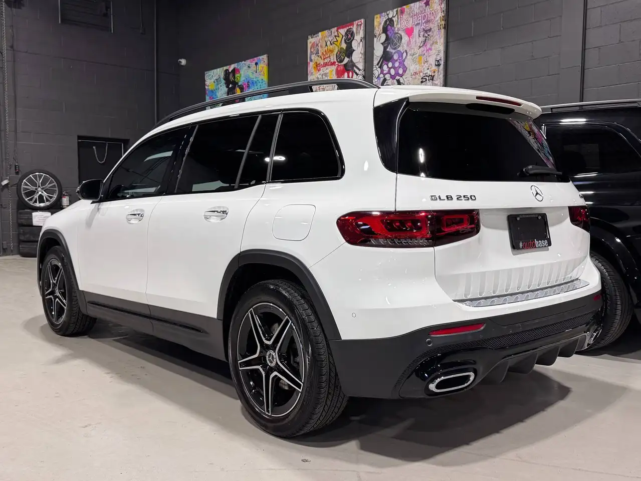 Mercedes-Benz GLB снимка Mercedes-Benz GLB