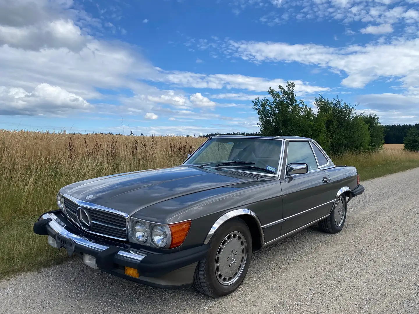 Mercedes-Benz SL 560 R107, geringe Laufleistung, TÜV & H Szary - 1