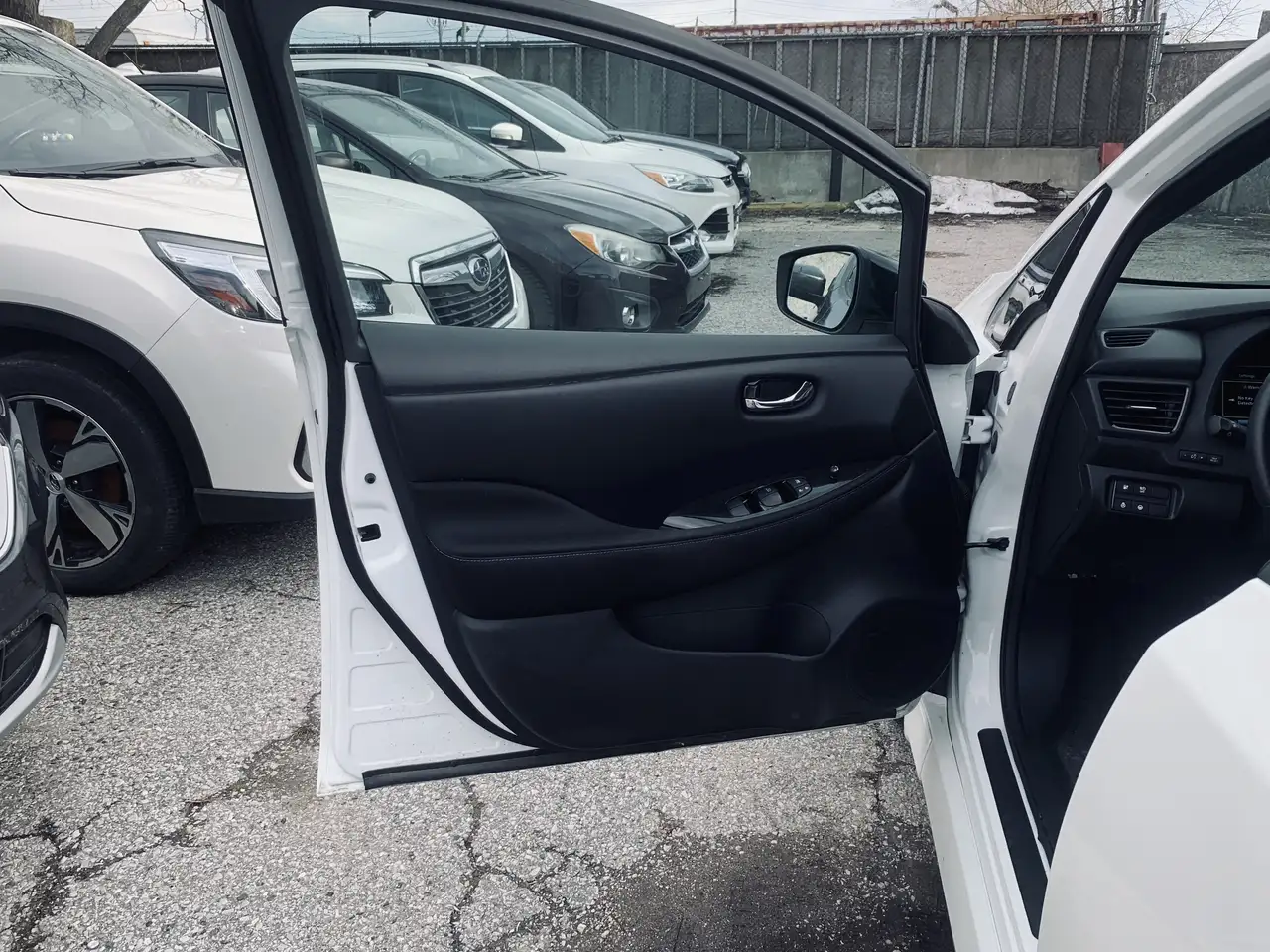 Nissan Leaf снимка Nissan Leaf