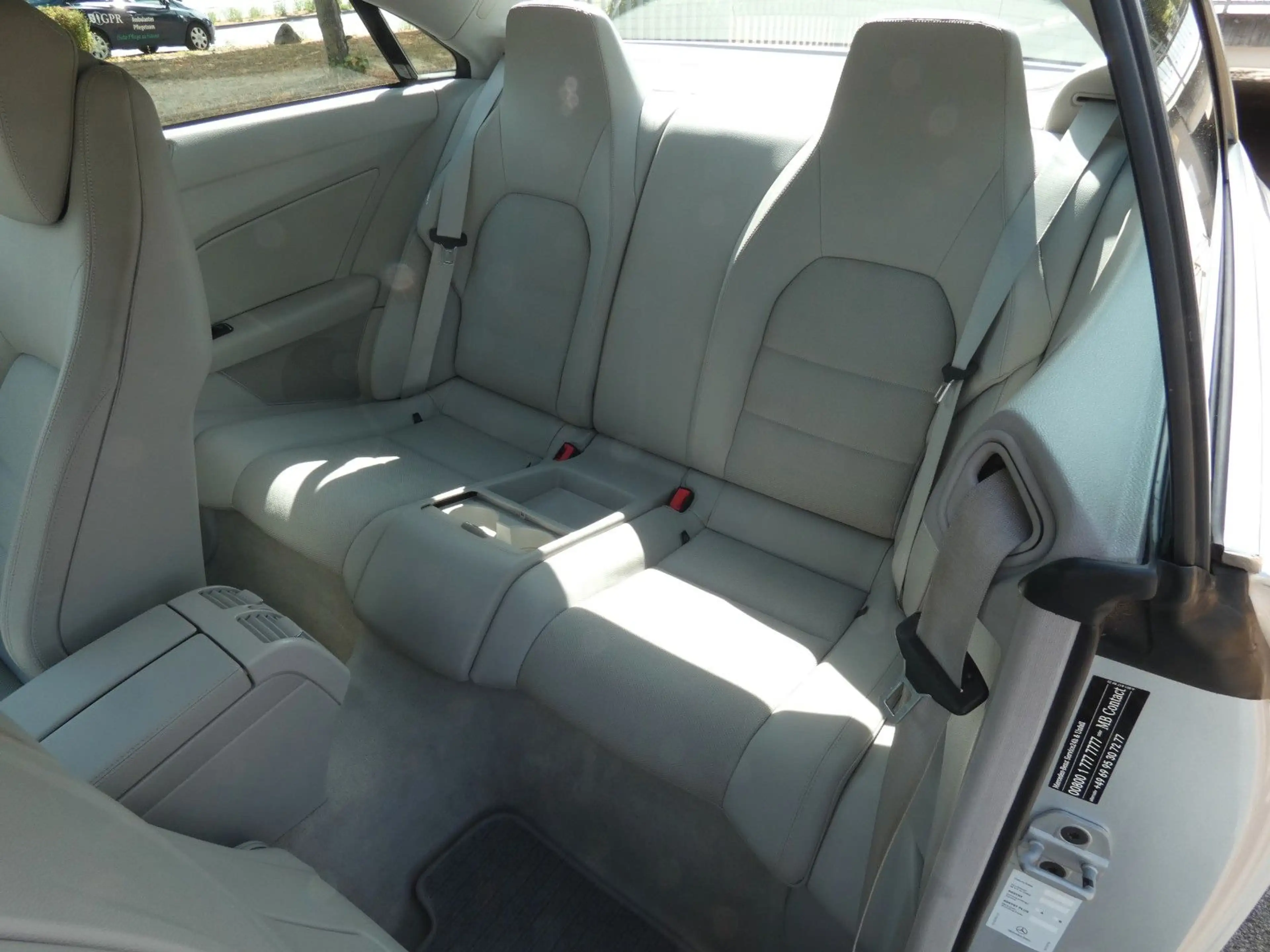 Mercedes-Benz E 250 E CGI Coupe BlueEfficiency — photo 13