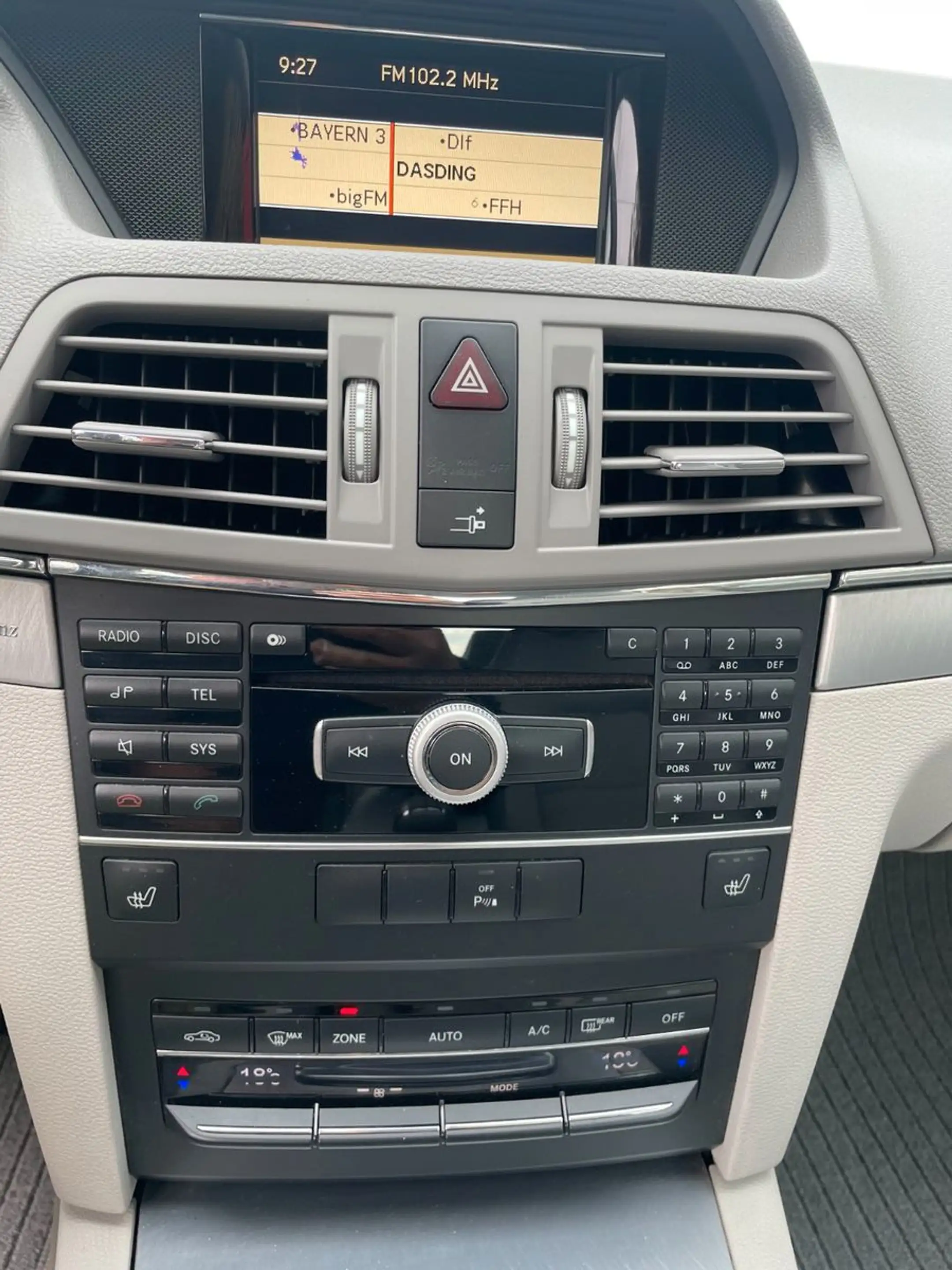 Mercedes-Benz E 250 E CGI Coupe BlueEfficiency — photo 15