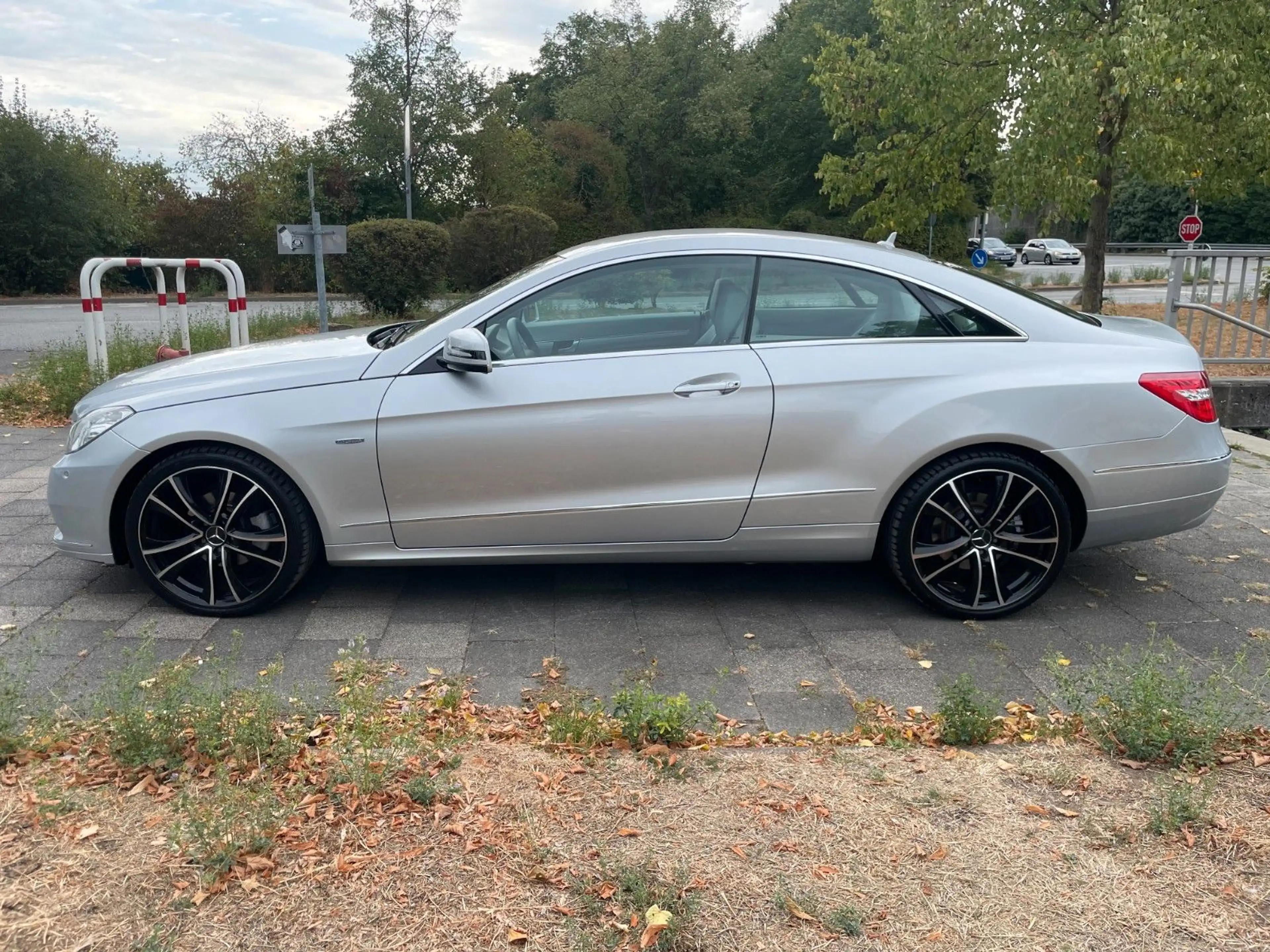 Mercedes-Benz E 250 E CGI Coupe BlueEfficiency — photo 3