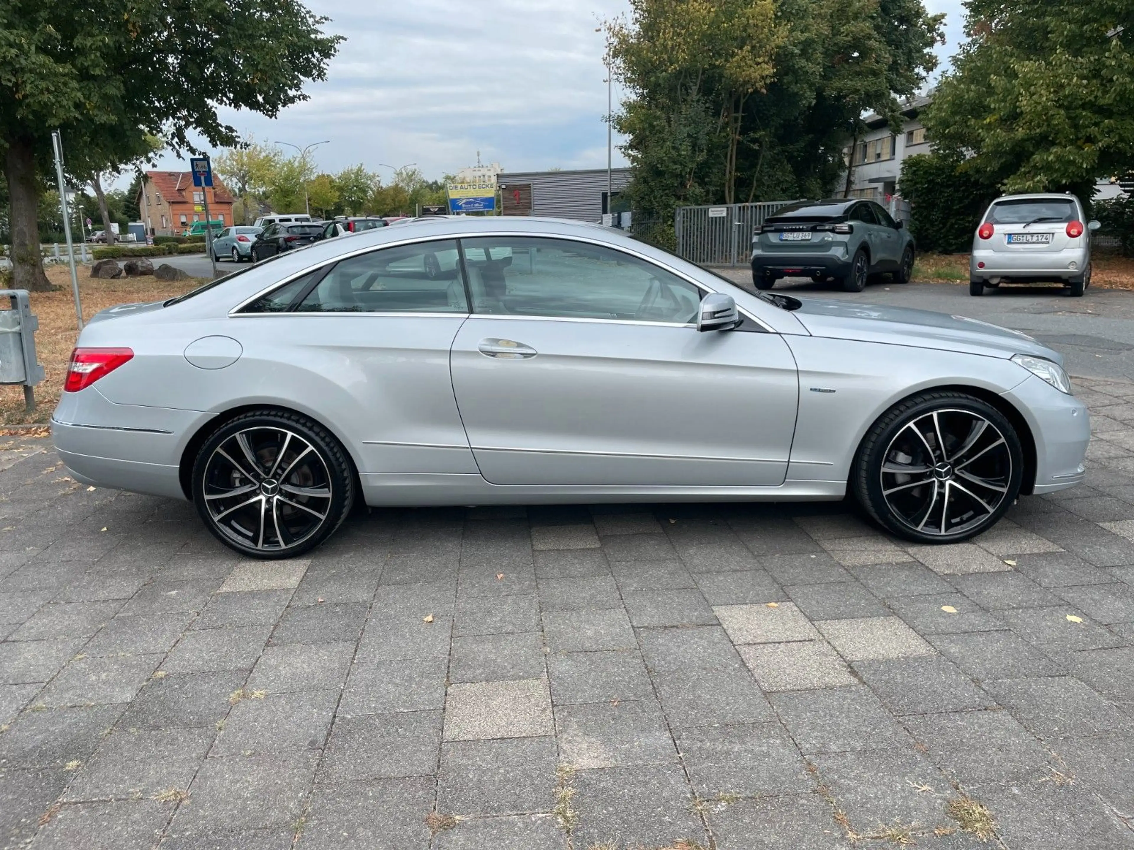 Mercedes-Benz E 250 E CGI Coupe BlueEfficiency — photo 5