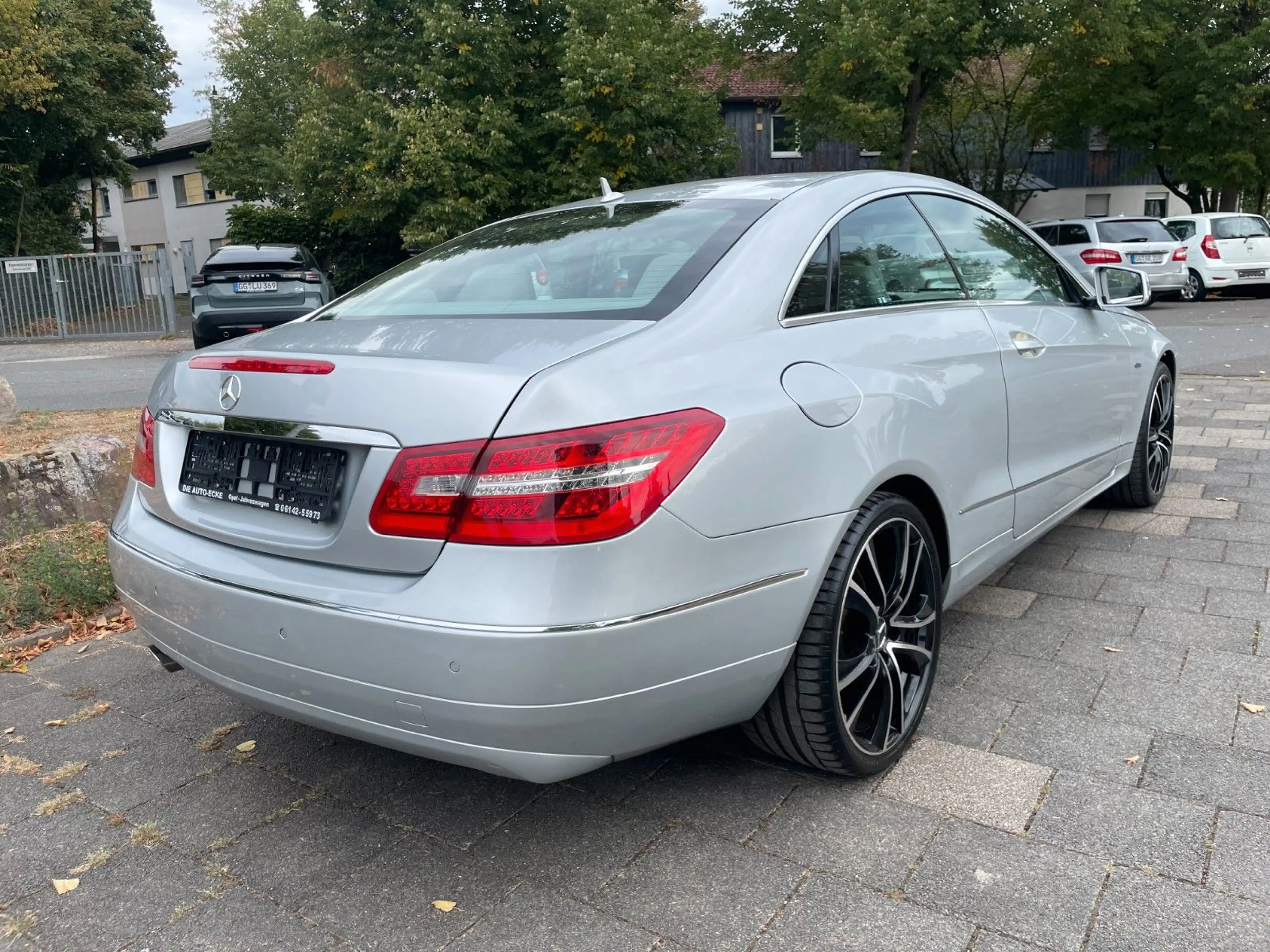 Mercedes-Benz E 250 E CGI Coupe BlueEfficiency — photo 6