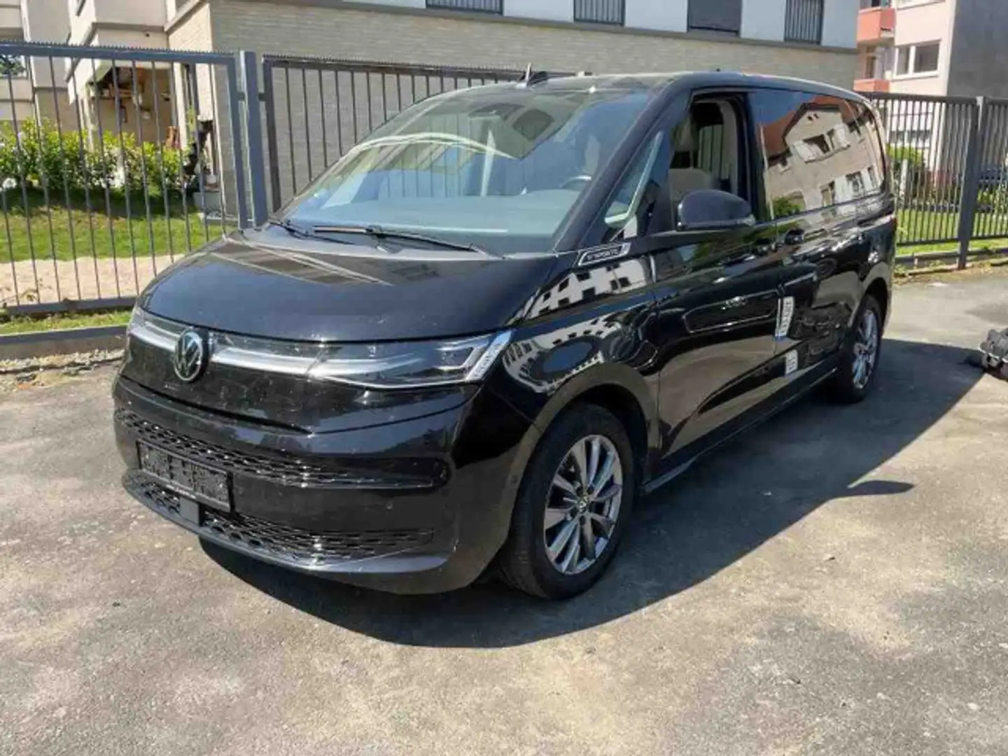 Volkswagen T7 Multivan eHybrid ENERGETIC PANO LM18 AHK IQ.LIGH Schwarz - 2