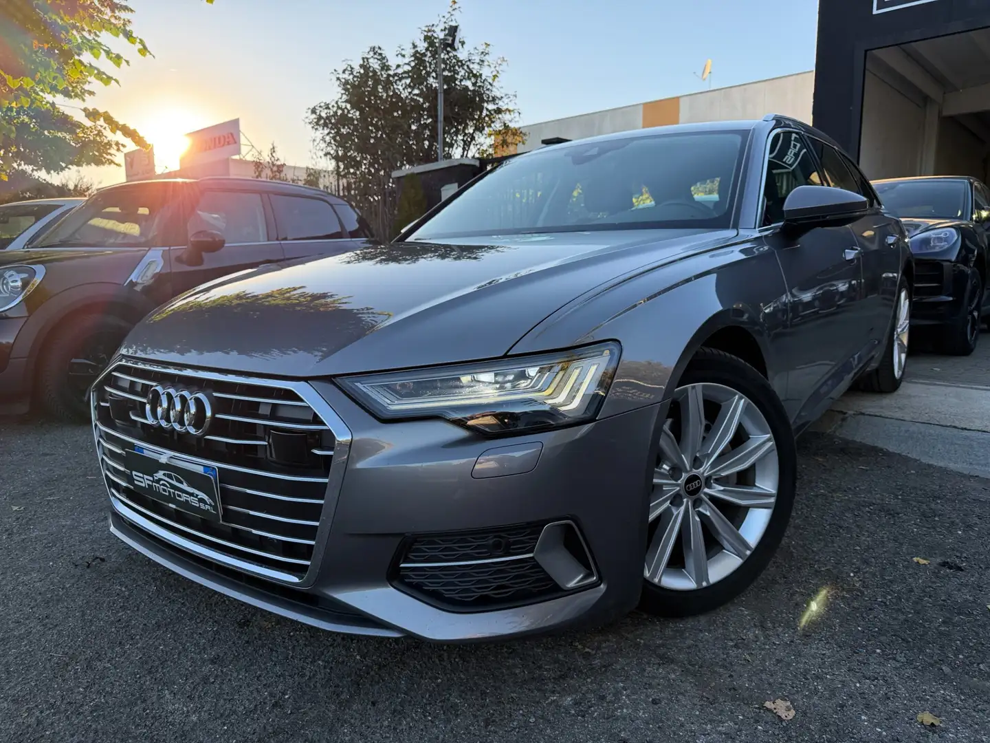 Audi A6 A6 Avant 40 2.0 TDI S tronic Business Plus Gris - 2