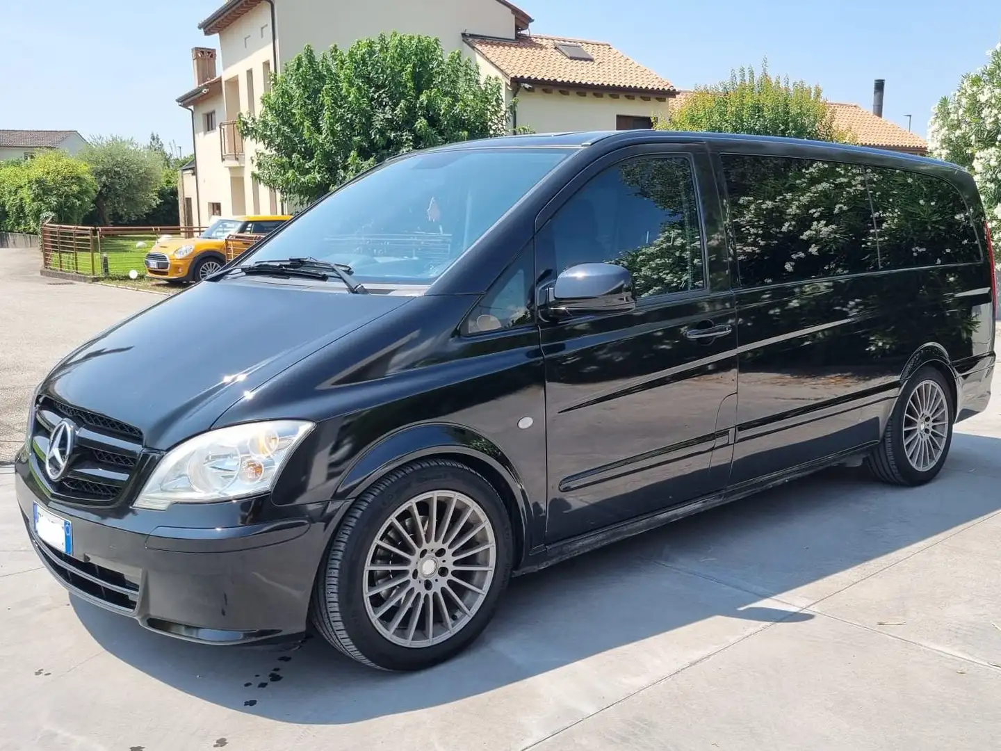 Mercedes-Benz Vito 3^ serie w639 shuttle long 136cv Nero - 1