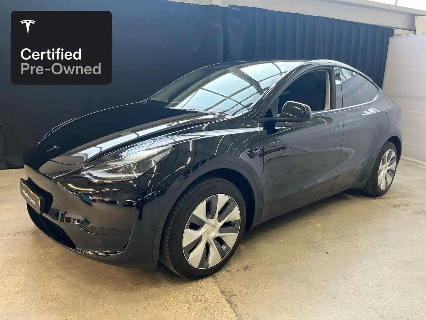 Tesla Model Y Rear-Wheel Drive “Certified Pre-Owned” Zwart - 1