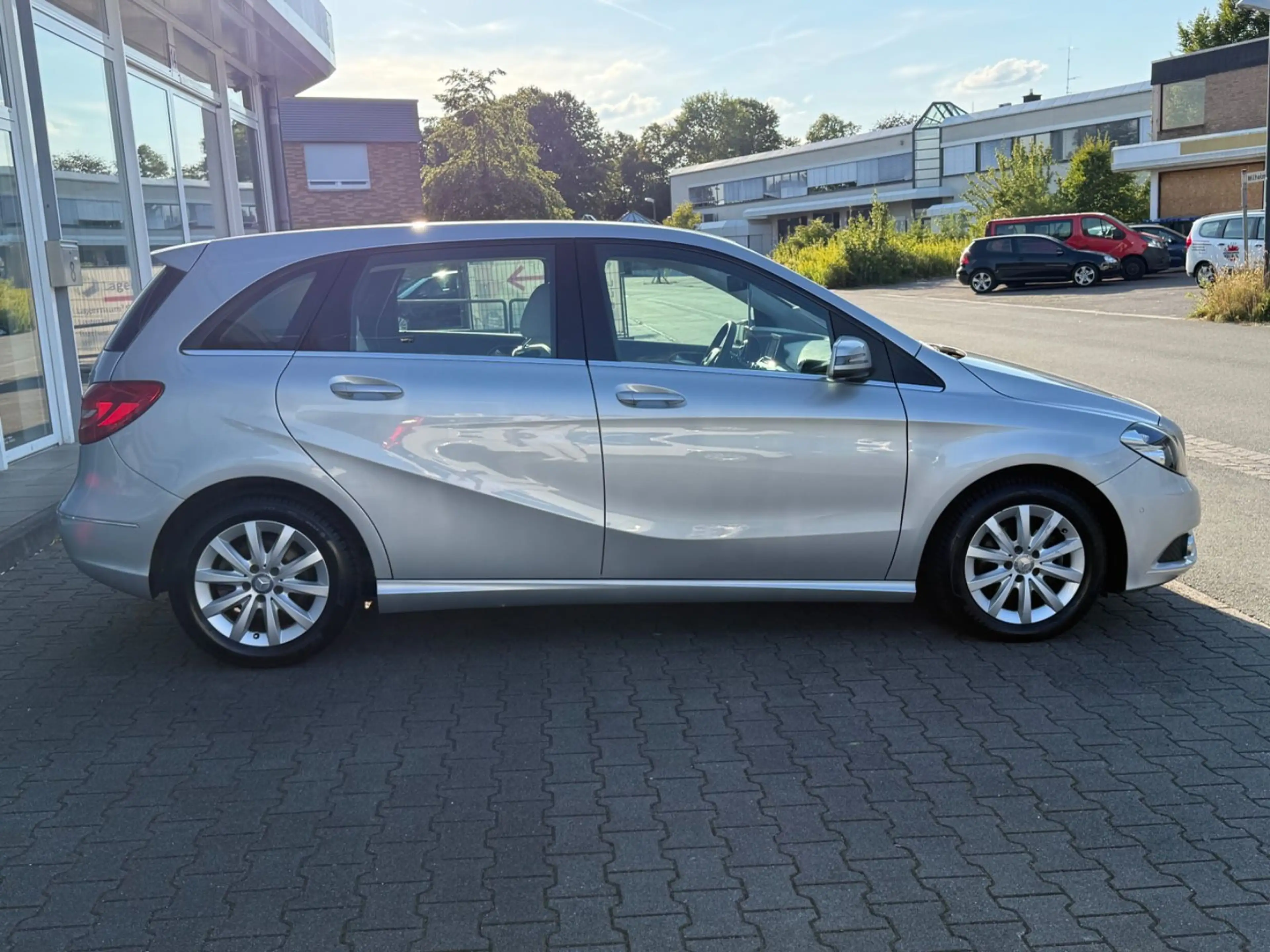 Mercedes-Benz B 180 CDI*SitzHz*Navi*Scheckheft bei MB*Garanti — photo 5