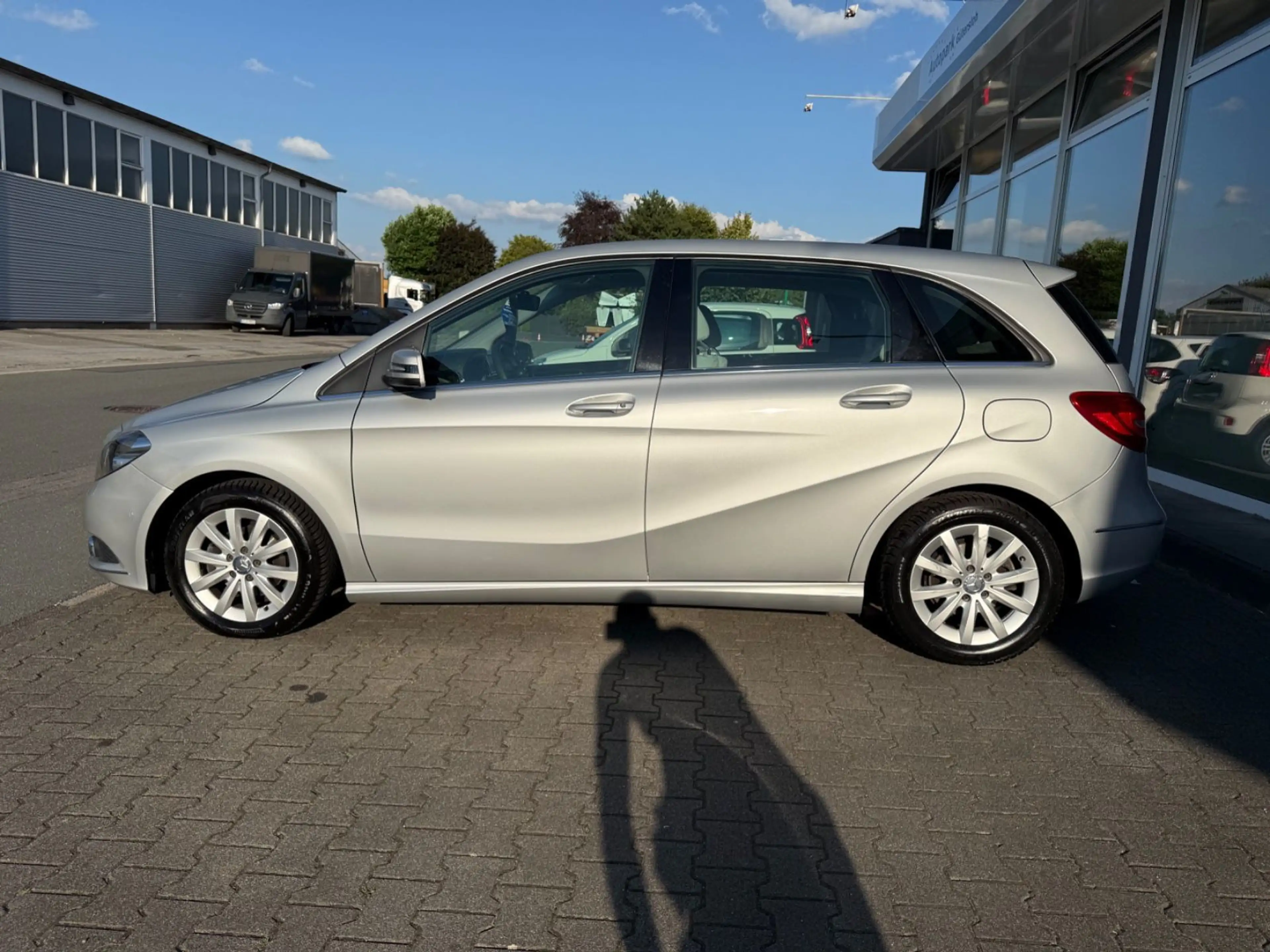 Mercedes-Benz B 180 CDI*SitzHz*Navi*Scheckheft bei MB*Garanti — photo 4