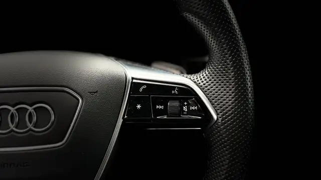 Audi A6 view 16