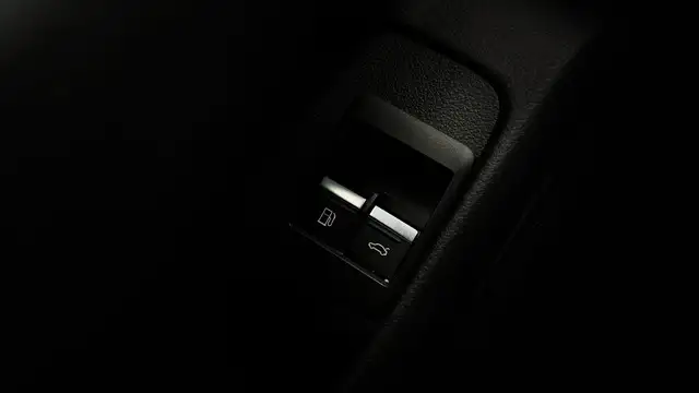 Audi A6 view 18