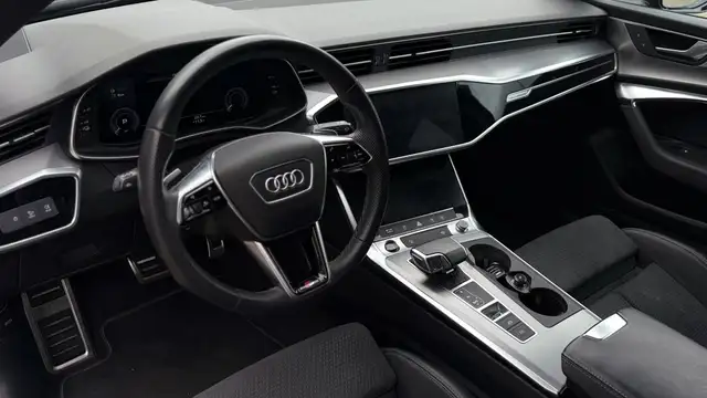 Audi A6 view 11