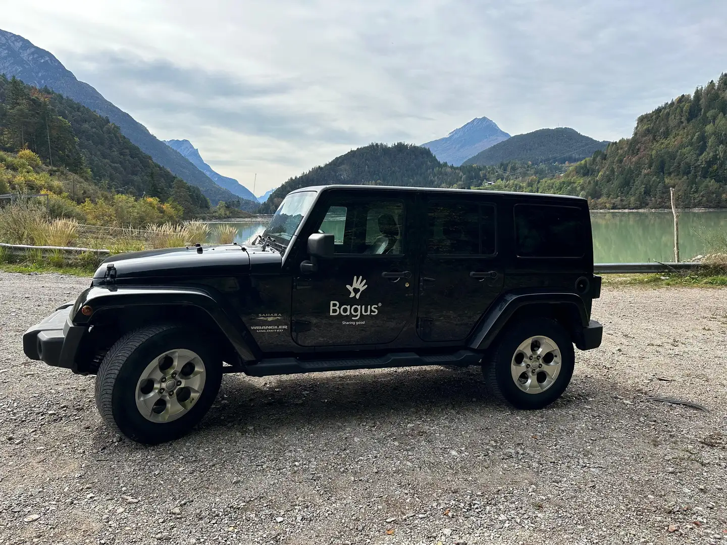 Jeep Wrangler Unlimited 2.8 crd Sahara MANUALE Uniproprietario Nero - 1