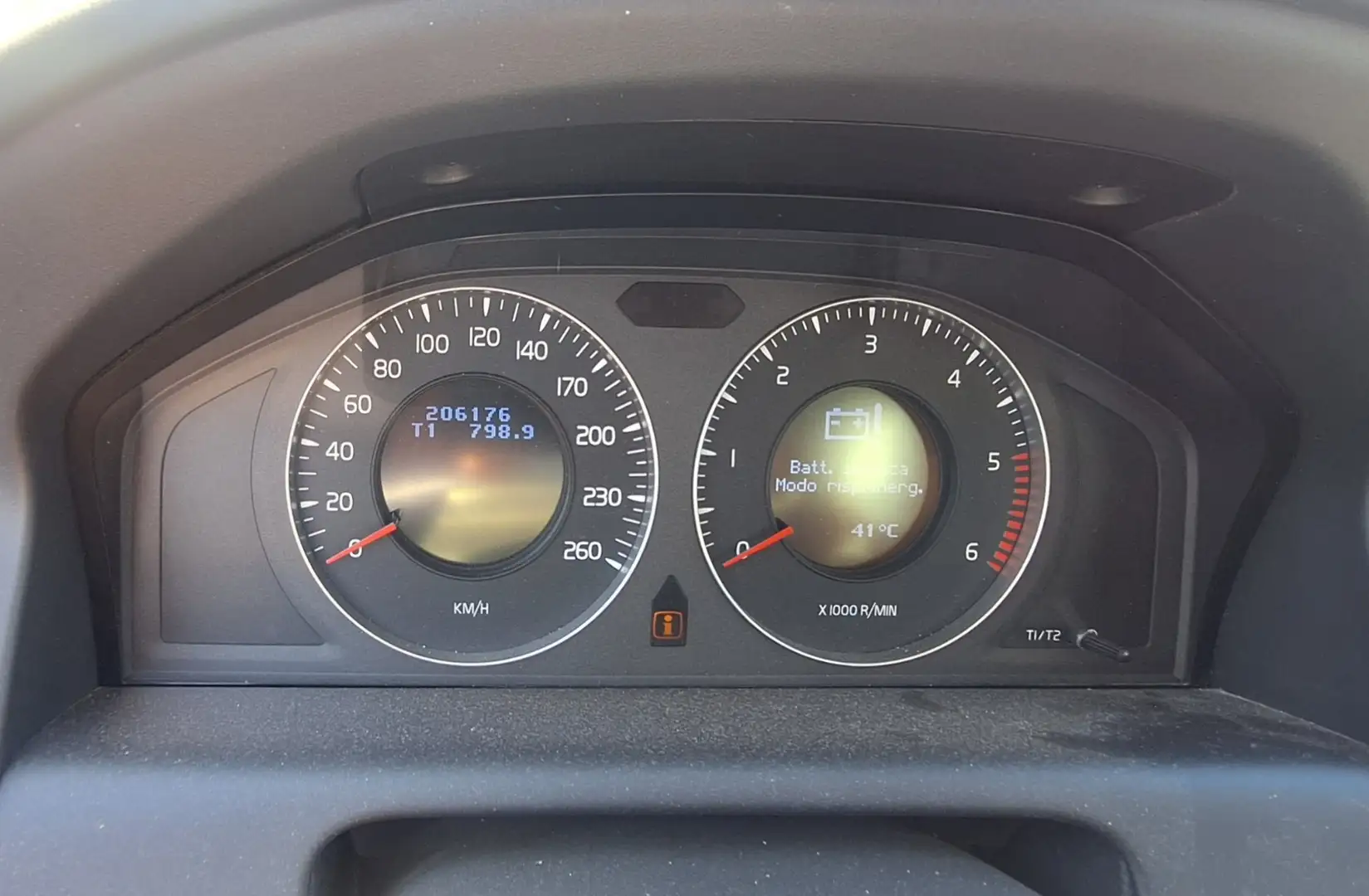 Volvo XC60 2.4 (d3) Kinetic geartronic - 1