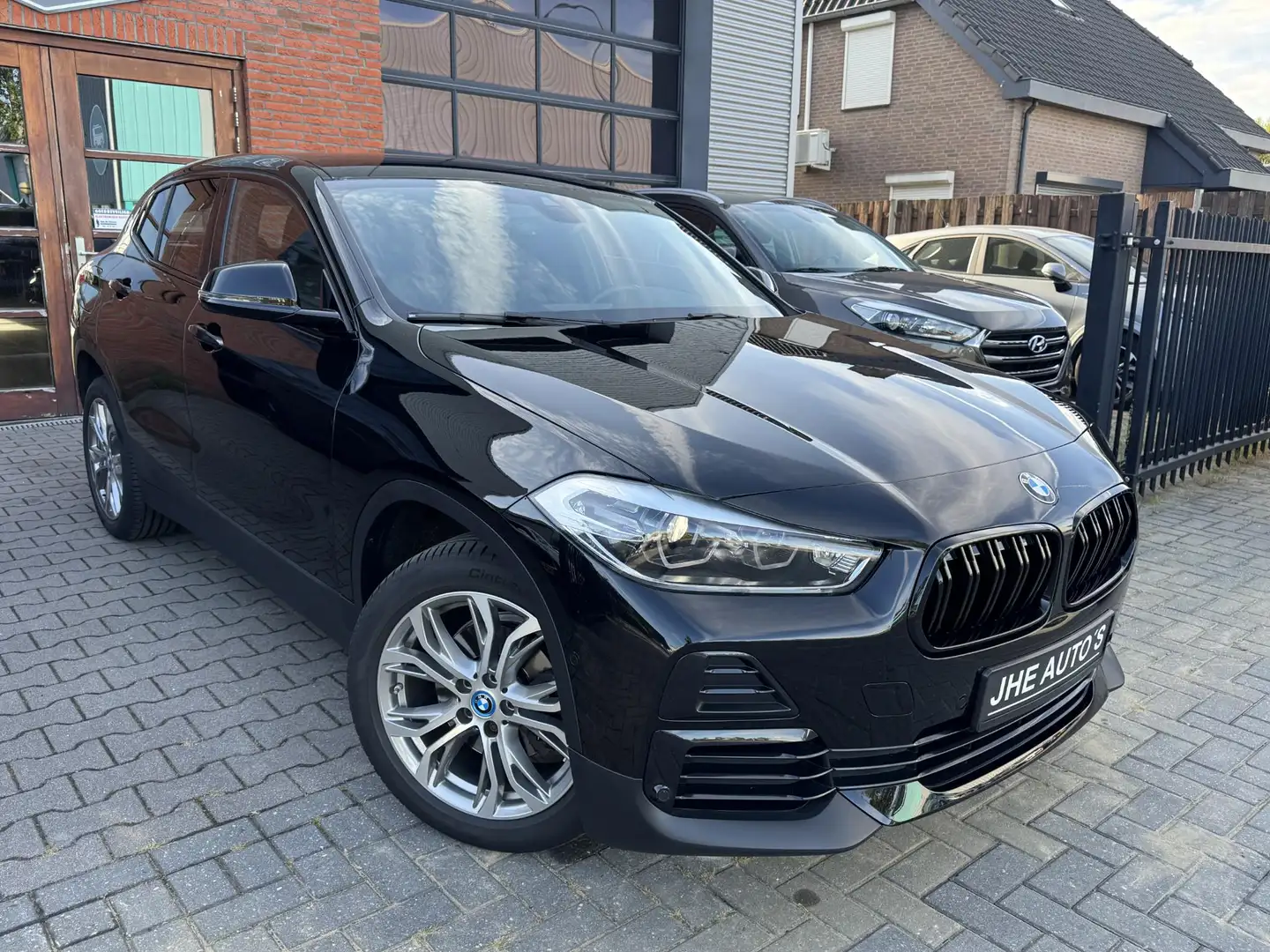 BMW X2 sDrive18i Executive | Stoelverwarming | Sportstoel Noir - 2