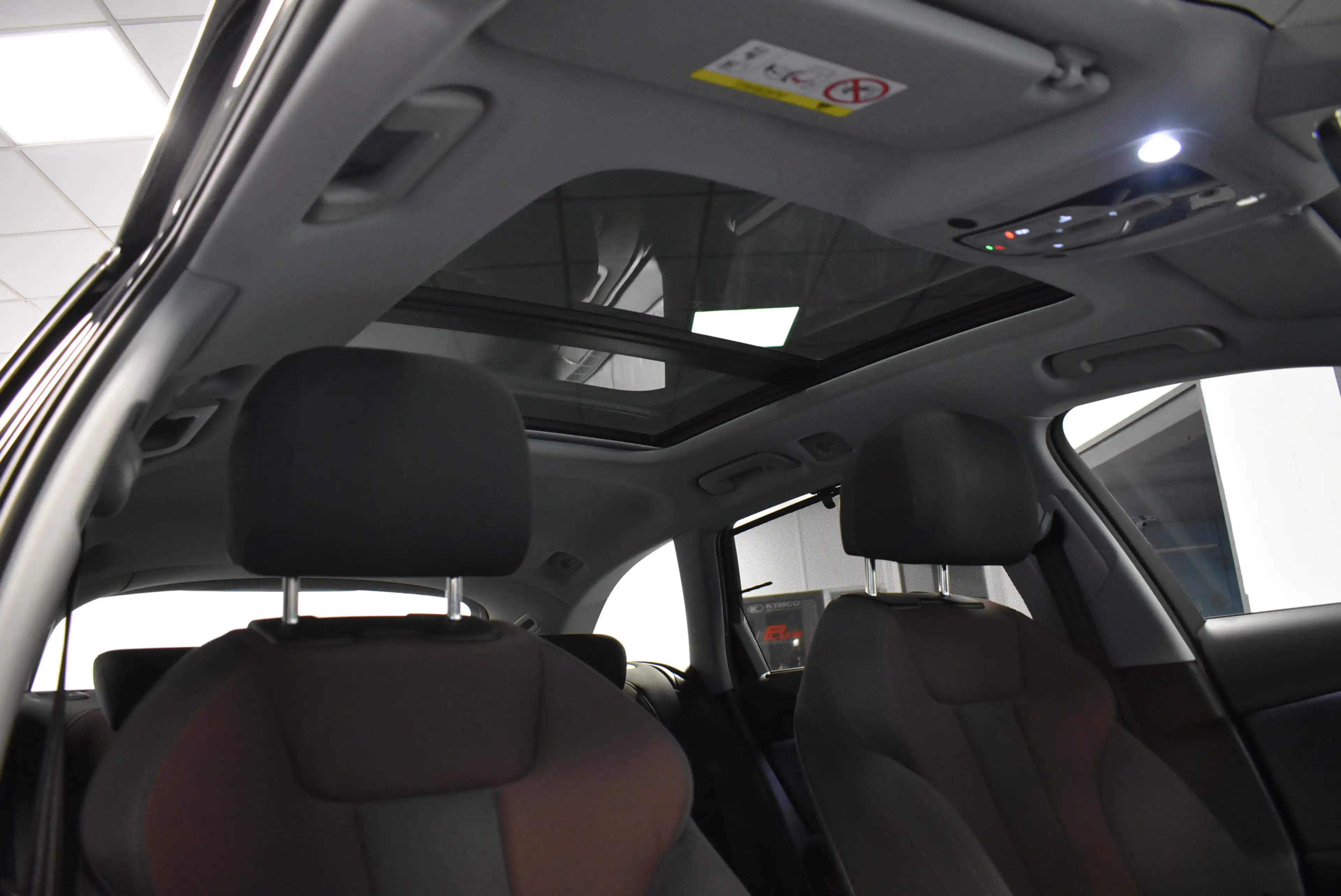 Audi A4 40 TDI advanced Navi LED Head-Up Panoram Temp — photo 11