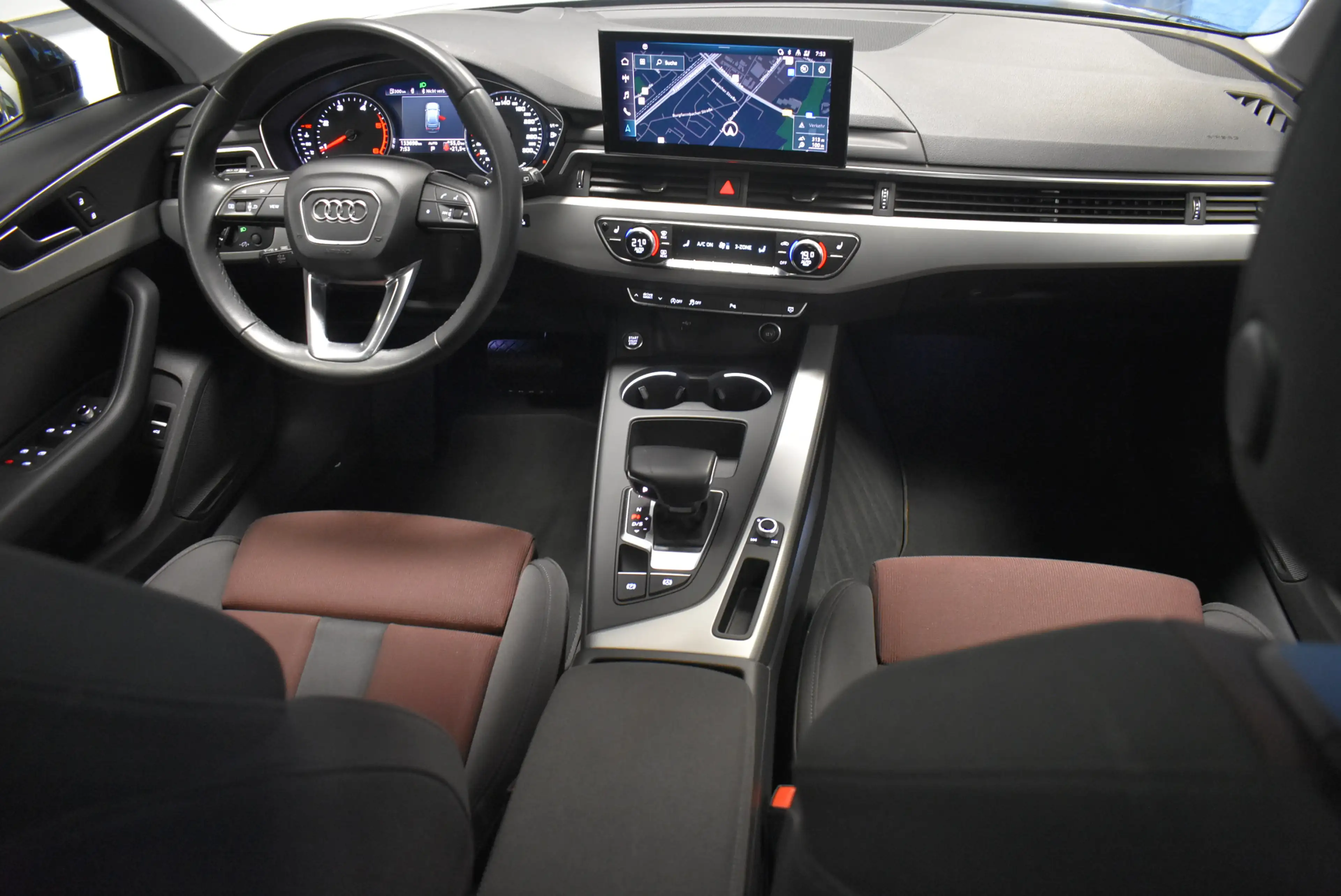 Audi A4 40 TDI advanced Navi LED Head-Up Panoram Temp — photo 5