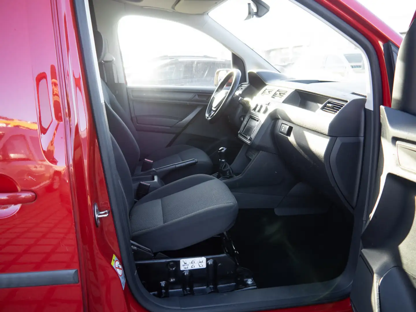 Volkswagen Caddy Kasten 2.0 TDI BMT SHZ NAVI W-LAN AHK Rot - 2