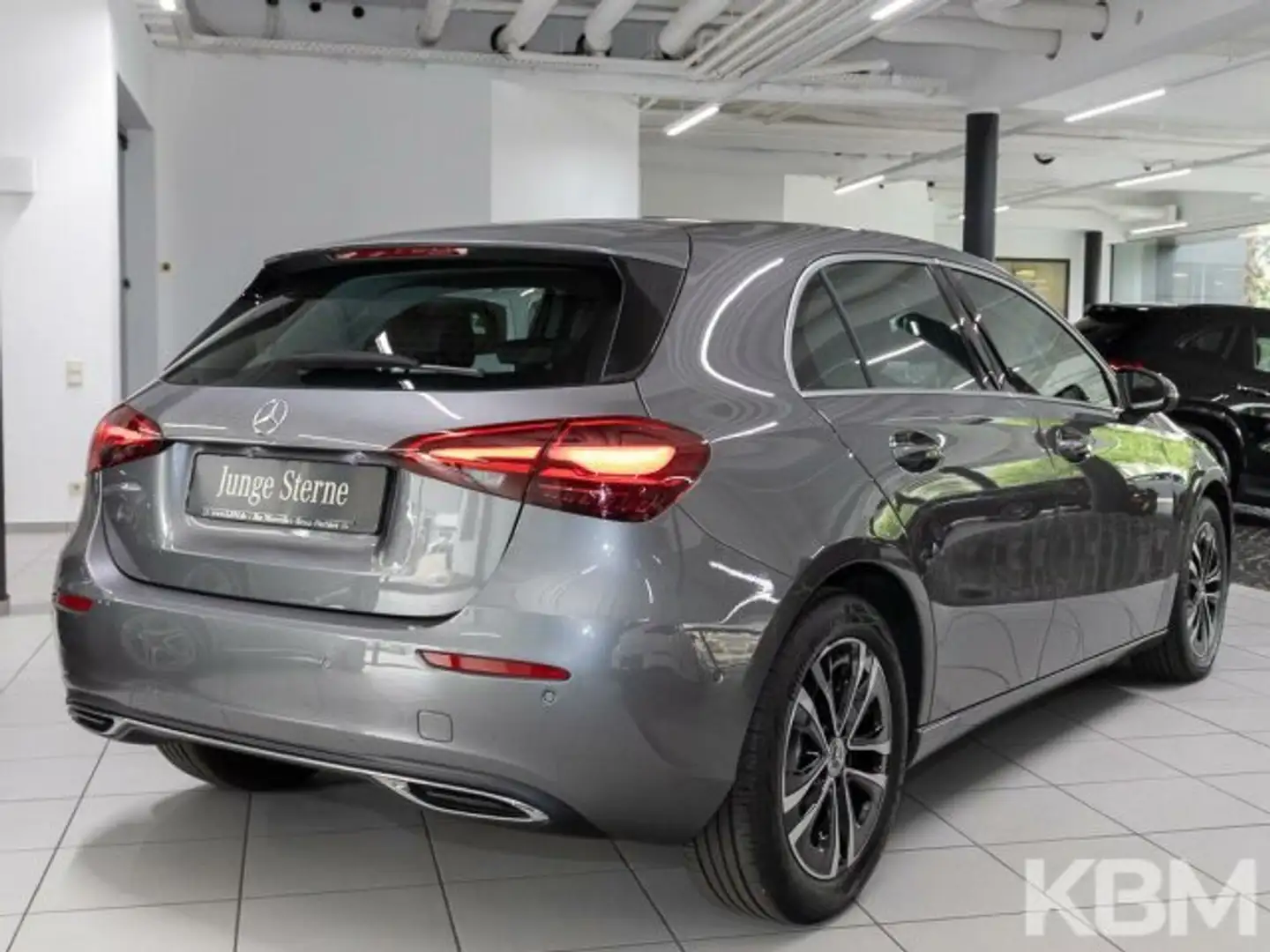 Mercedes-Benz A 180 A 180 PROGRESSIVE ADV°VOLLDIGI°MBUX PREM°PTS+RFK Grau - 2