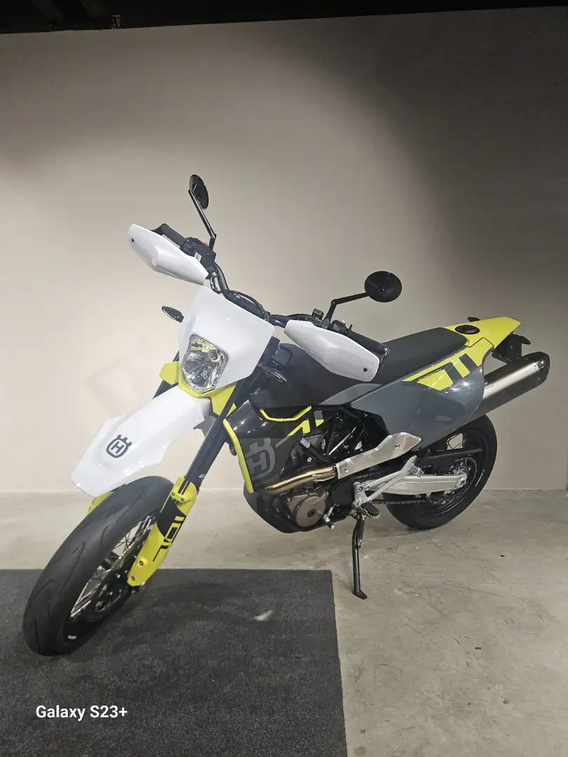 Husqvarna 701 Supermoto Jaune - 1