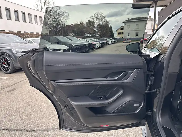 Porsche Taycan GTS Sport Turismo Aut. Ansicht 12