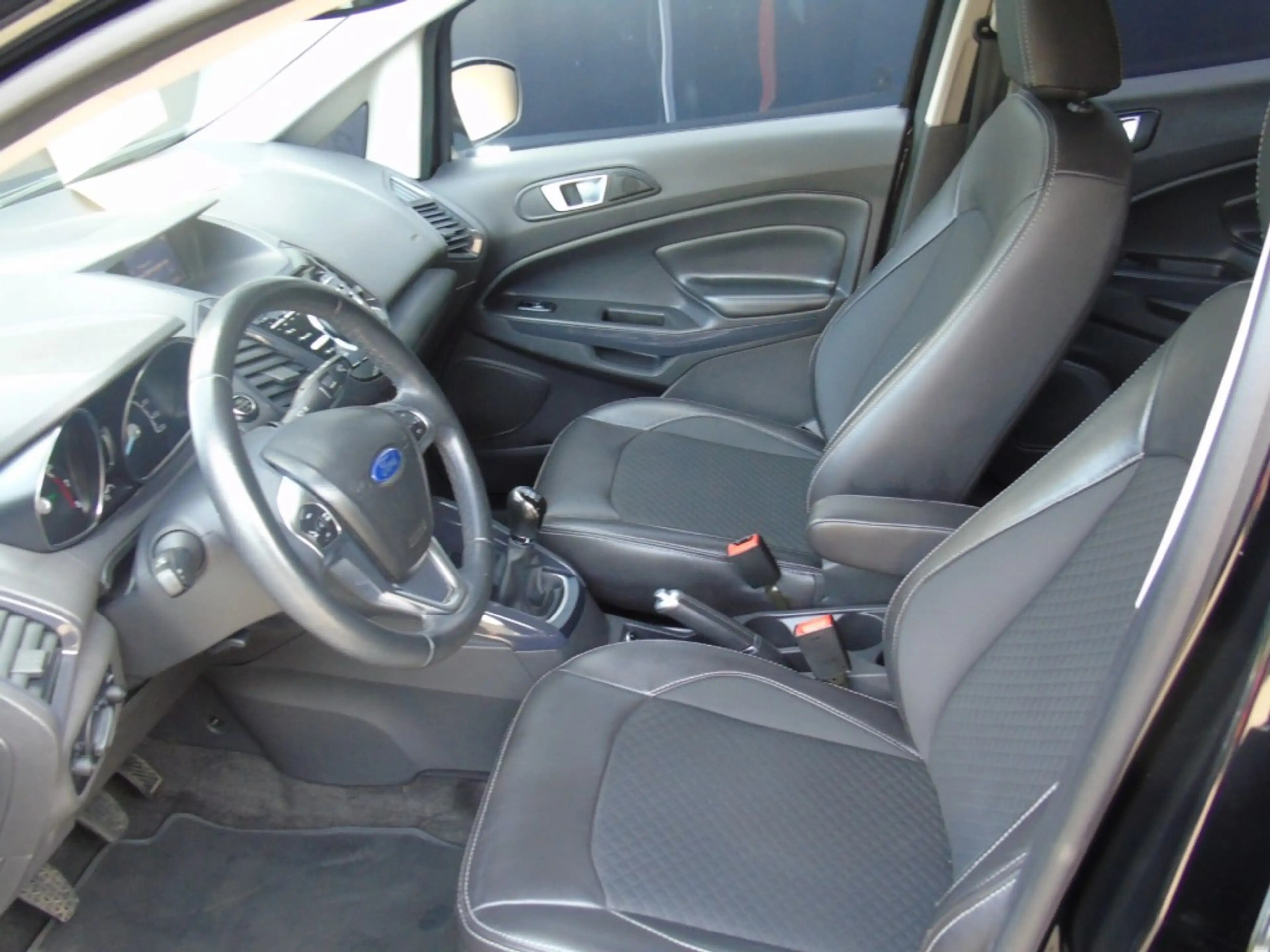Ford EcoSport 1.0 Ecoboost titanium - 2017 - 64DKM - Navi - Came — photo 14