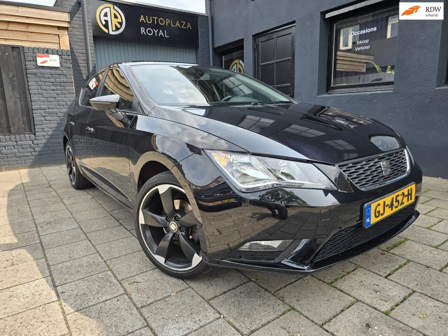 SEAT Leon 1.2 TSI Style Zwart - 1