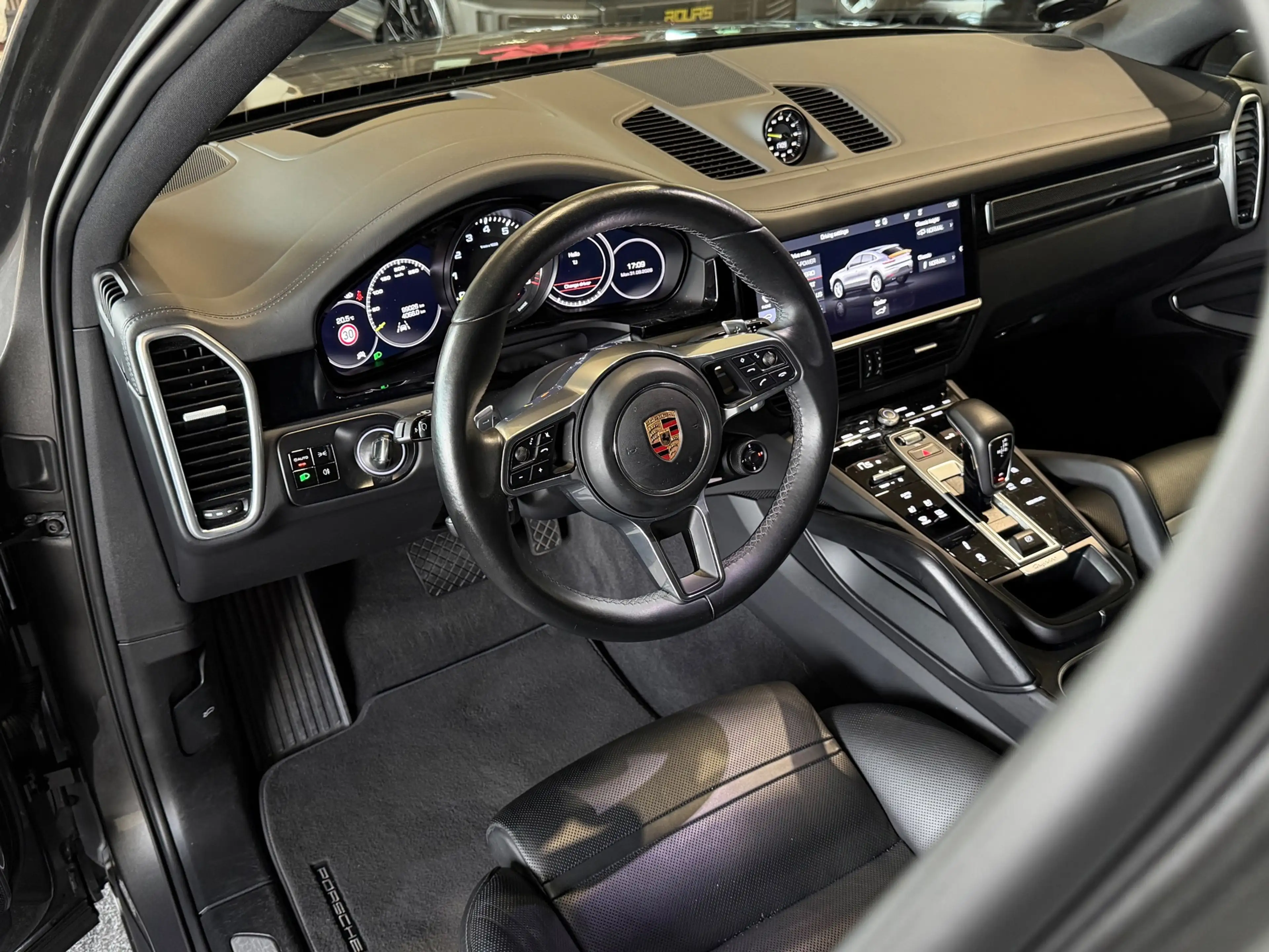 Porsche Cayenne Coupé 3.0 E-Hybrid|ACC|Bose Audio|Soft close|Stuur — photo 3
