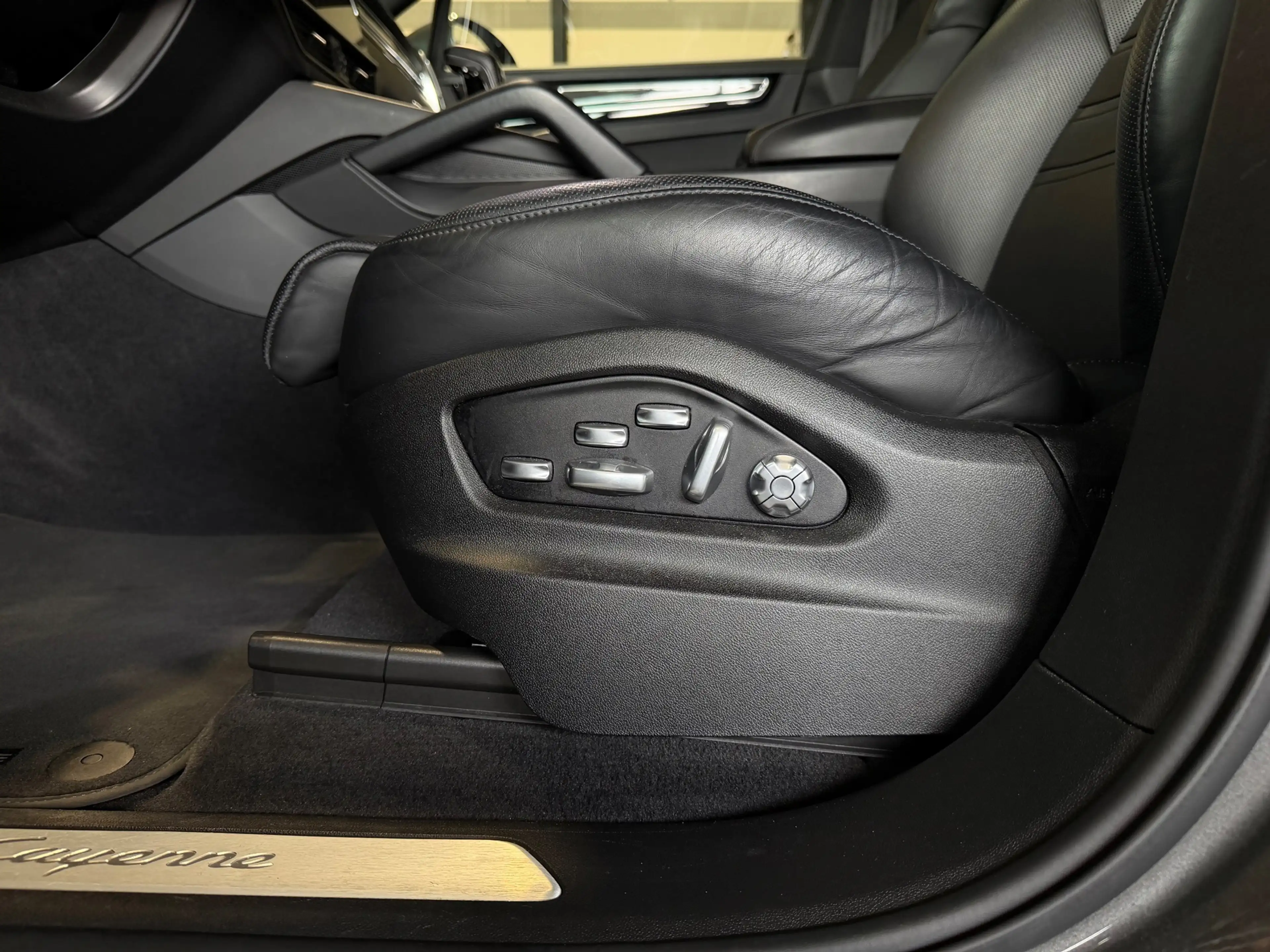 Porsche Cayenne Coupé 3.0 E-Hybrid|ACC|Bose Audio|Soft close|Stuur — photo 22