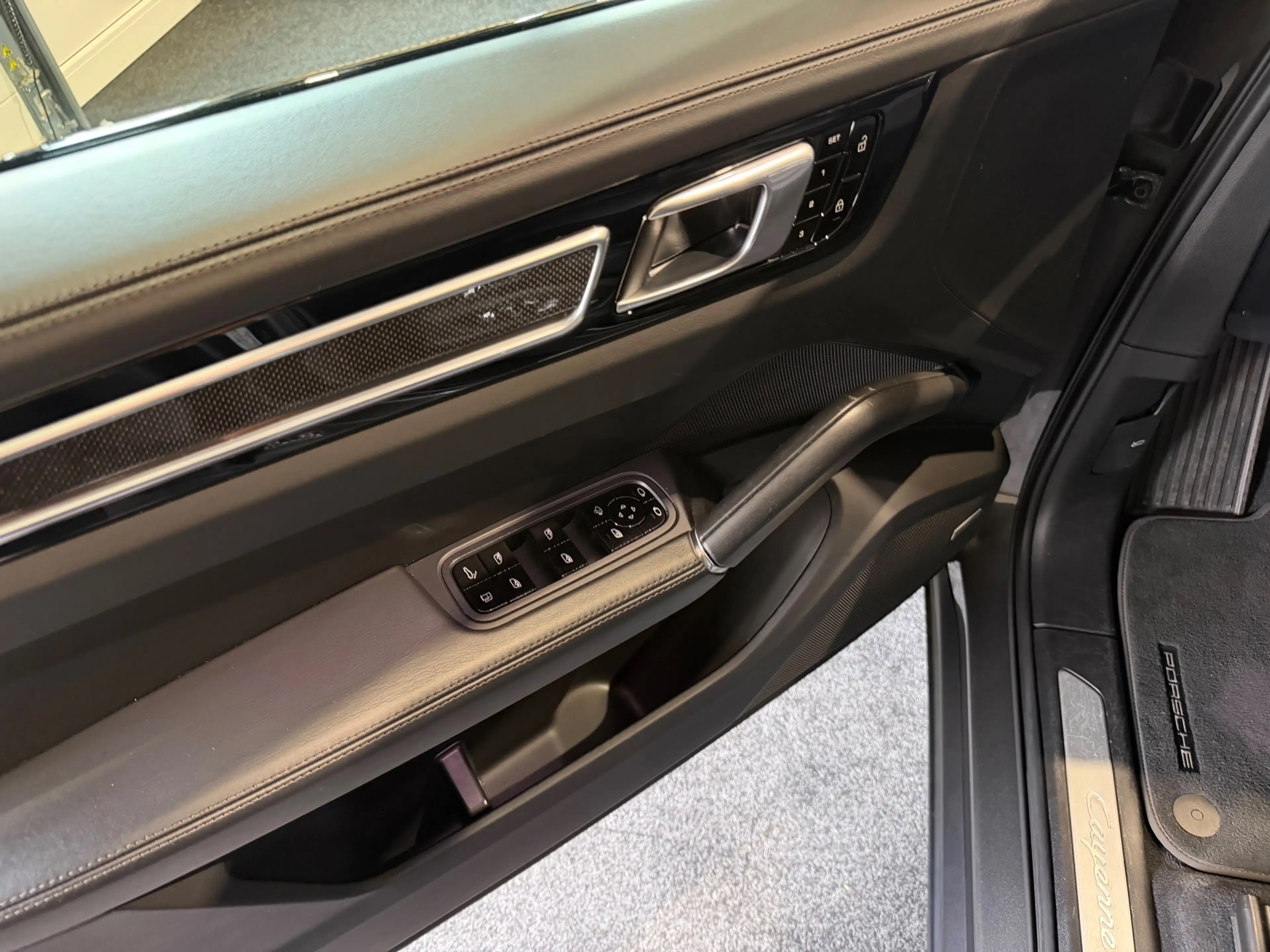 Porsche Cayenne Coupé 3.0 E-Hybrid|ACC|Bose Audio|Soft close|Stuur — photo 18