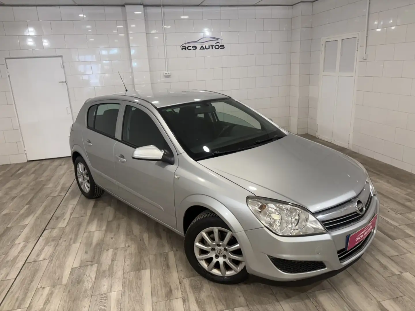 Opel Astra 1.7CDTi Cosmo Gris - 2