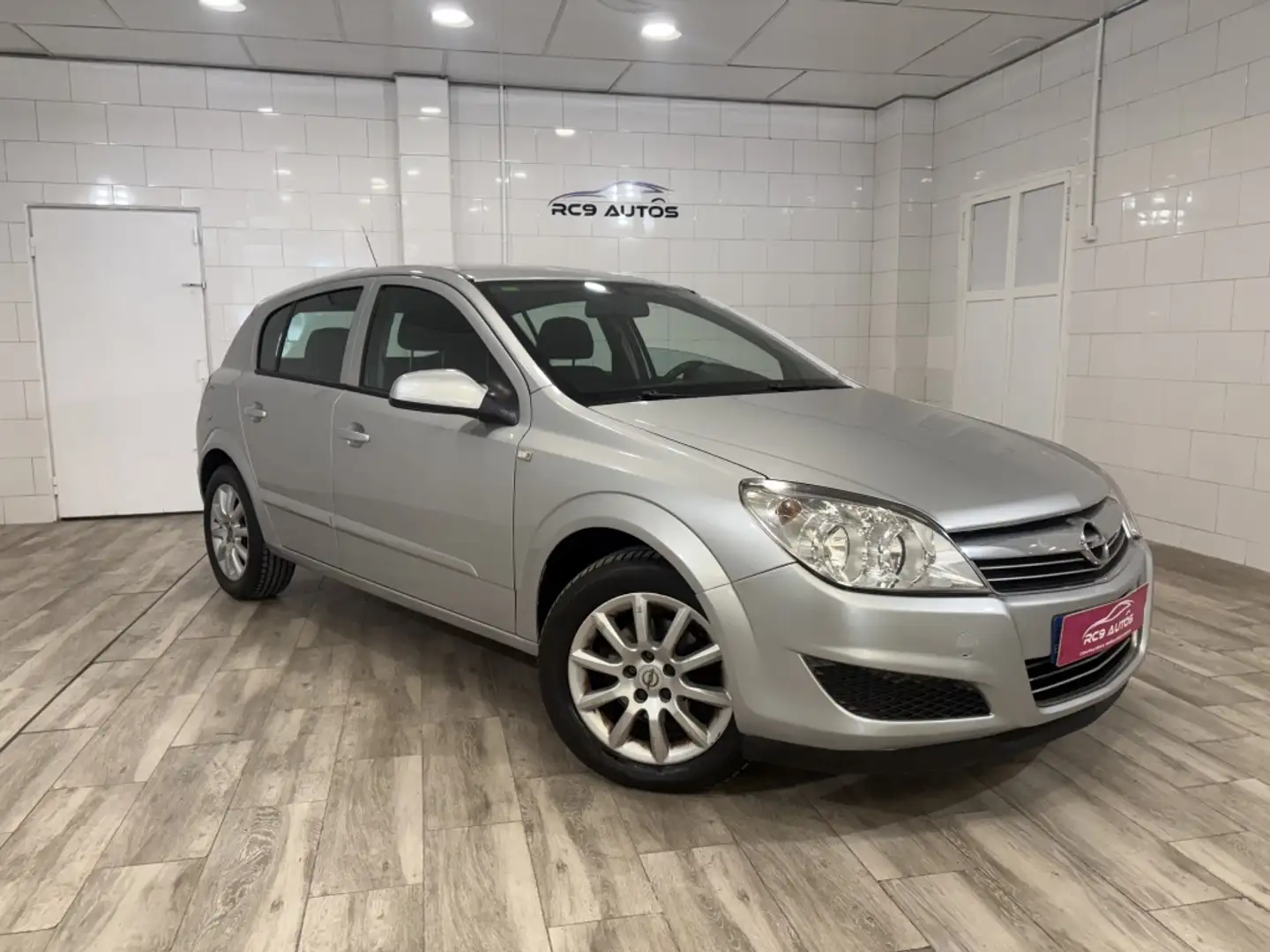 Opel Astra 1.7CDTi Cosmo Gris - 1