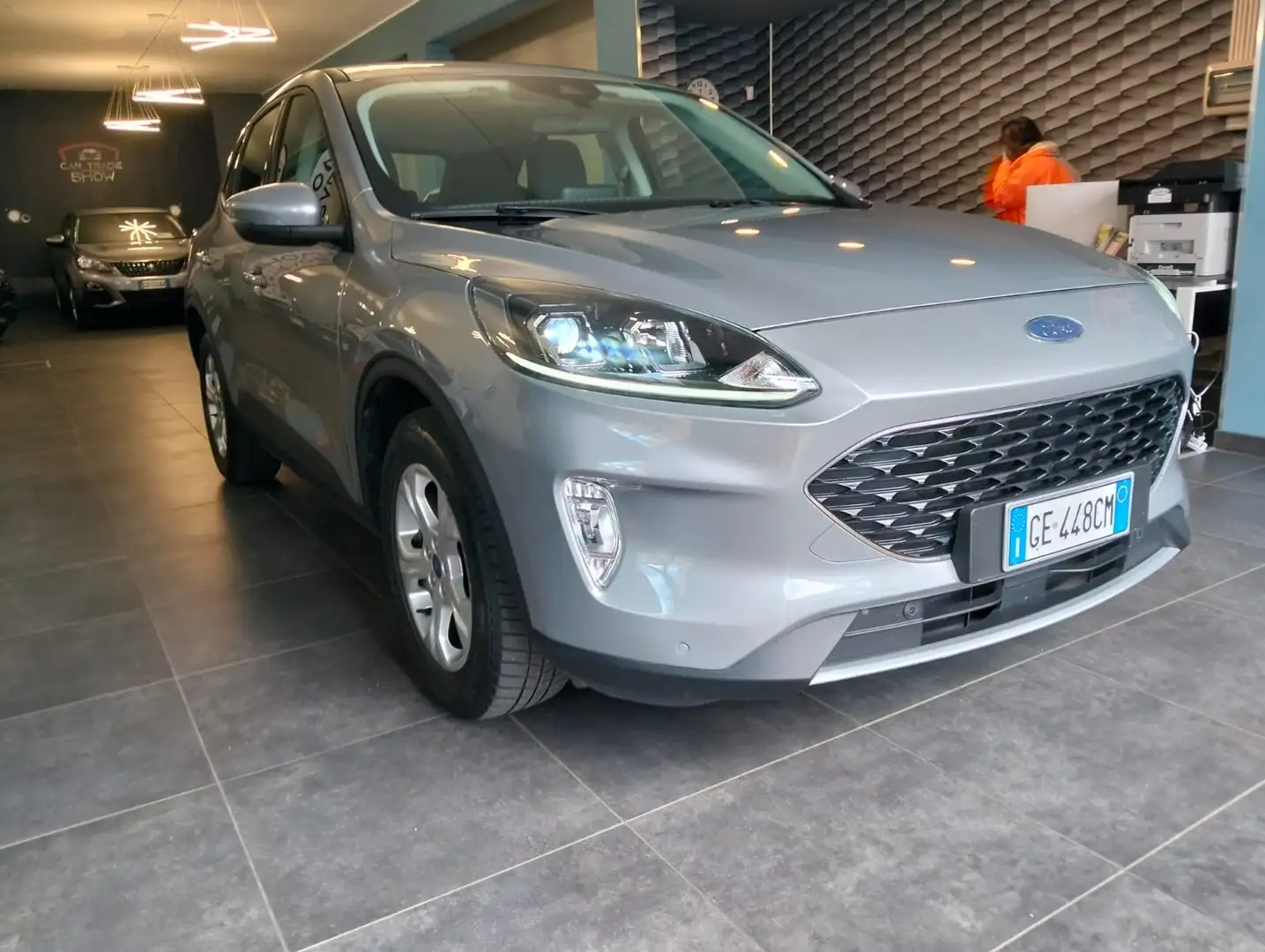 Ford Kuga 1.5 ecoblue Connect 2wd 120cv auto Gris - 1