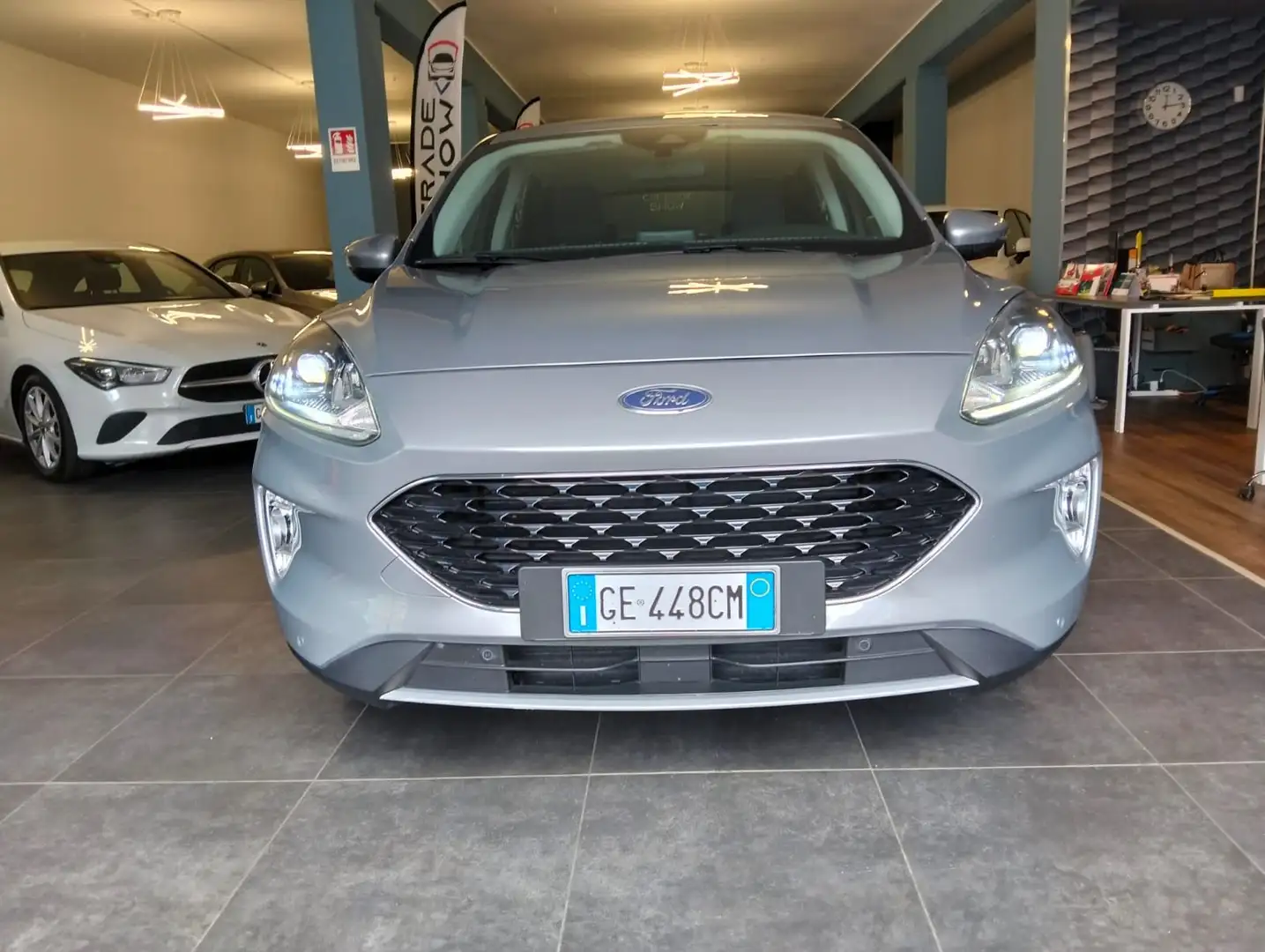 Ford Kuga 1.5 ecoblue Connect 2wd 120cv auto Gris - 2