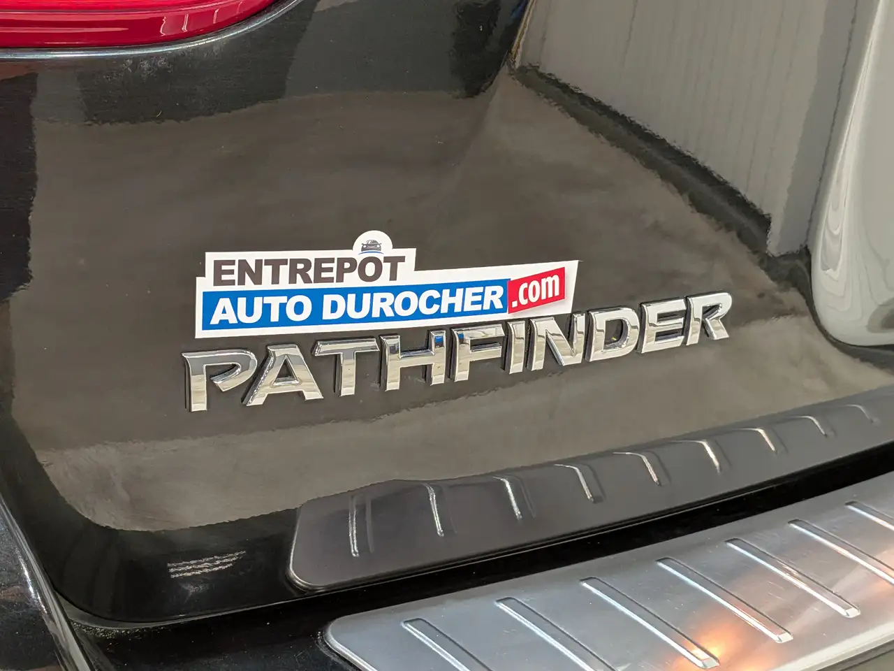 Nissan Pathfinder photo Nissan Pathfinder