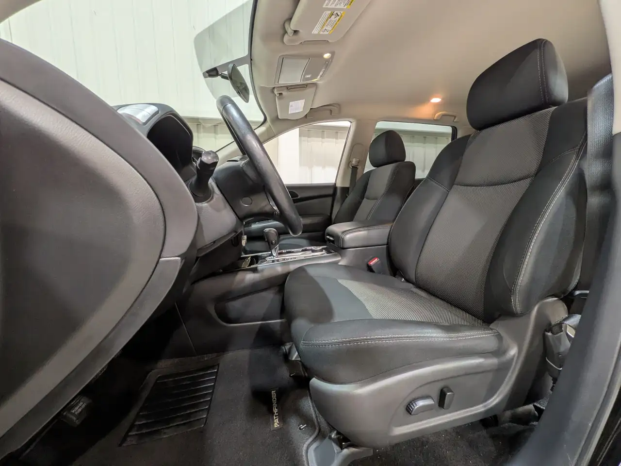 Nissan Pathfinder photo Nissan Pathfinder