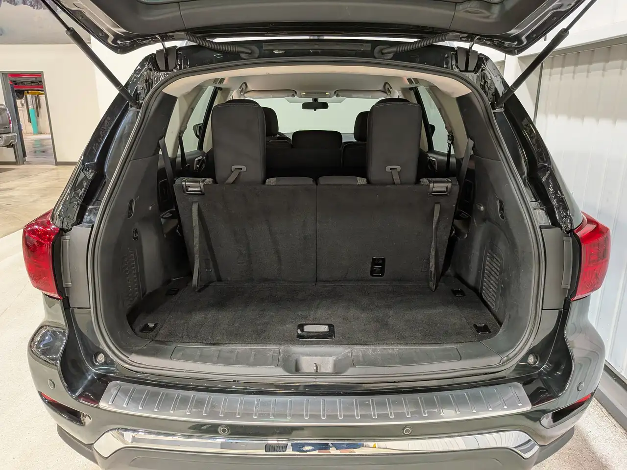 Nissan Pathfinder photo Nissan Pathfinder