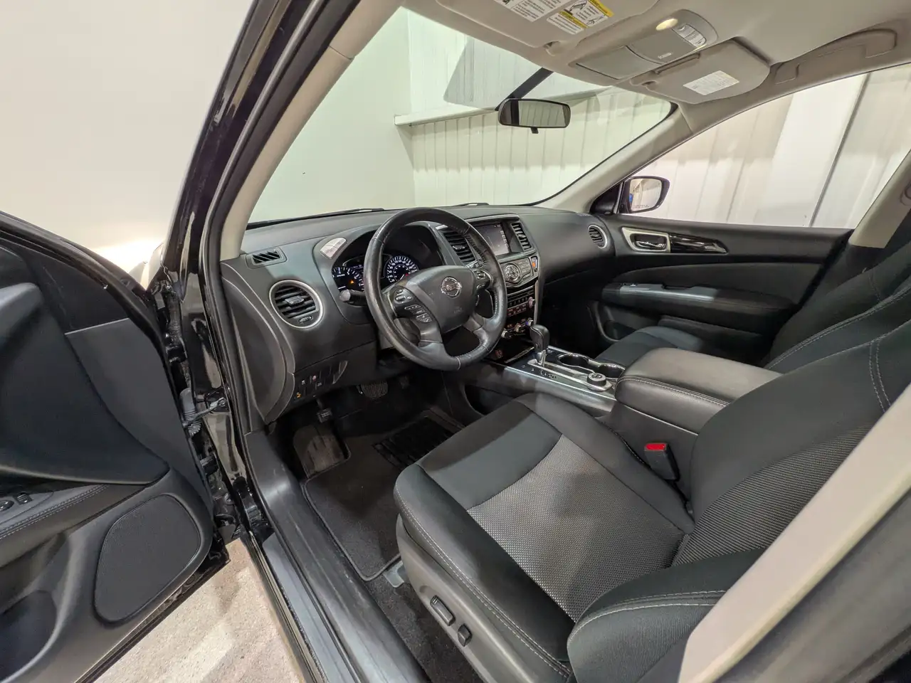Nissan Pathfinder photo Nissan Pathfinder
