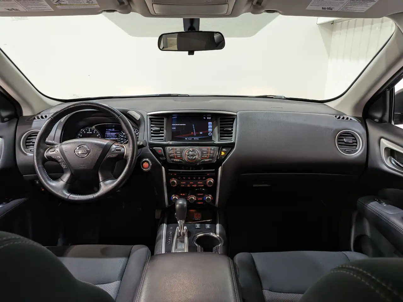 Nissan Pathfinder photo Nissan Pathfinder
