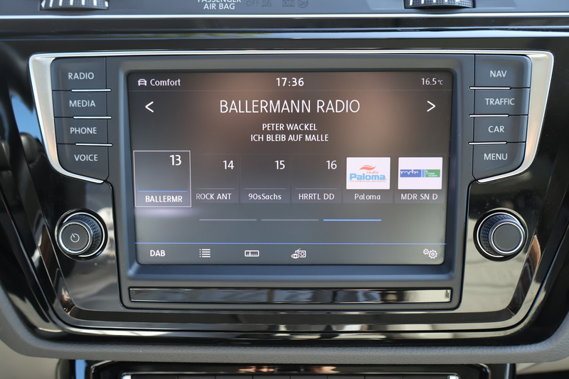 Volkswagen Touran 1.8 R-Line LED Totwinkel Kamera AHK DAB — photo 13