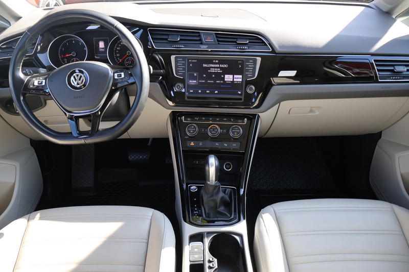 Volkswagen Touran 1.8 R-Line LED Totwinkel Kamera AHK DAB — photo 11