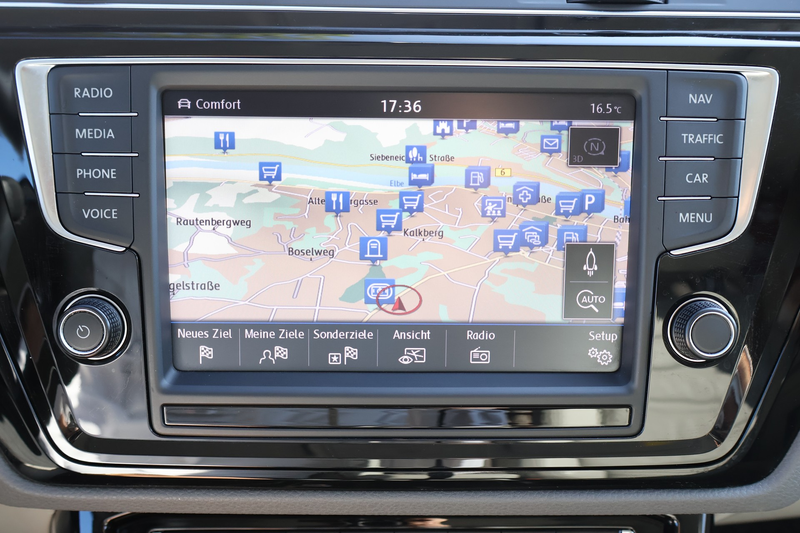 Volkswagen Touran 1.8 R-Line LED Totwinkel Kamera AHK DAB — photo 14