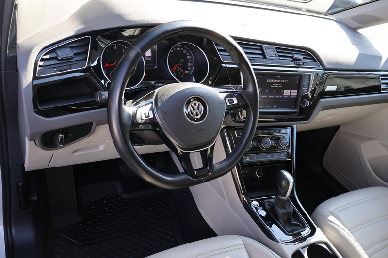 Volkswagen Touran 1.8 R-Line LED Totwinkel Kamera AHK DAB — photo 10
