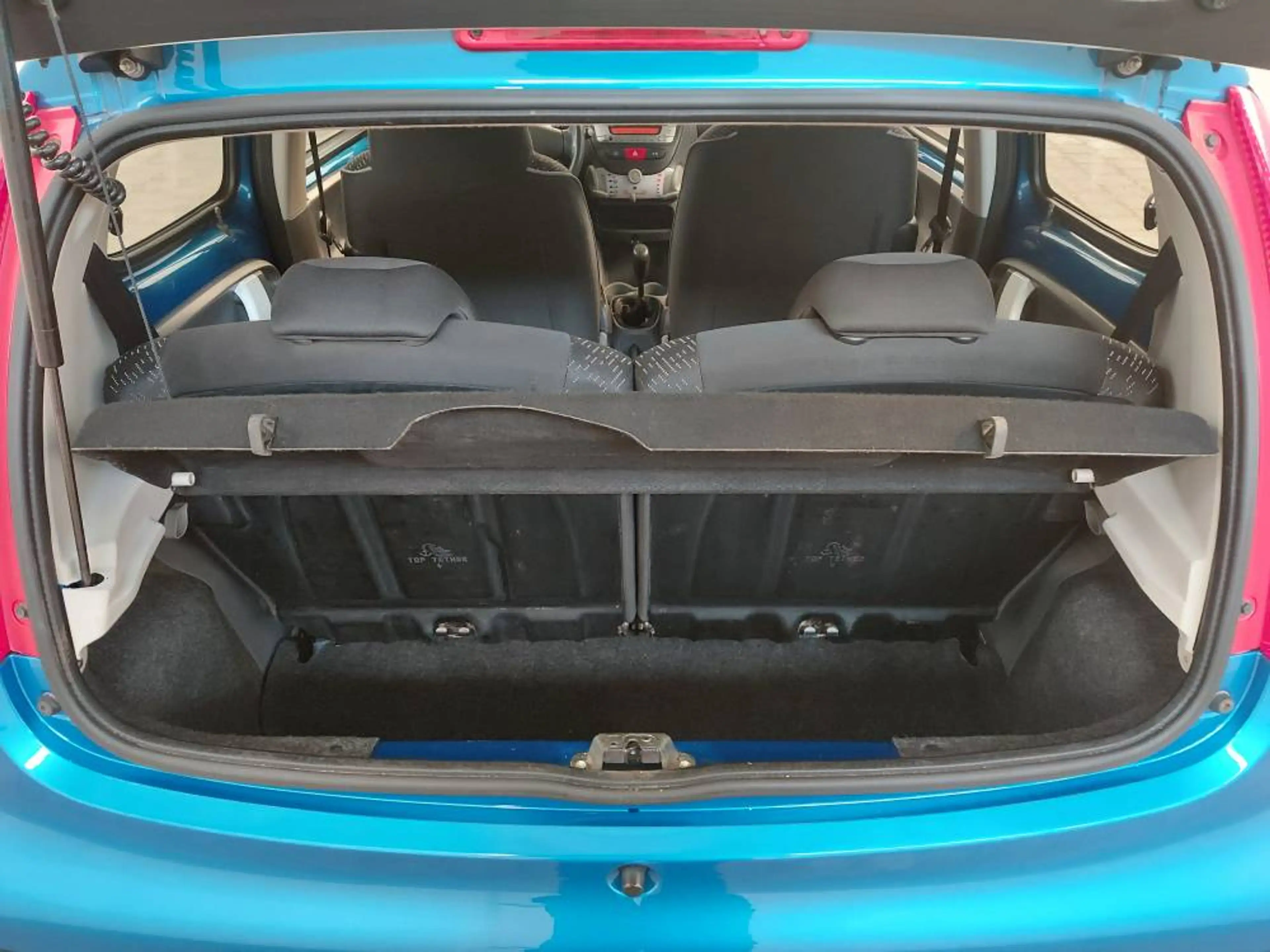 Peugeot 107 — photo 7