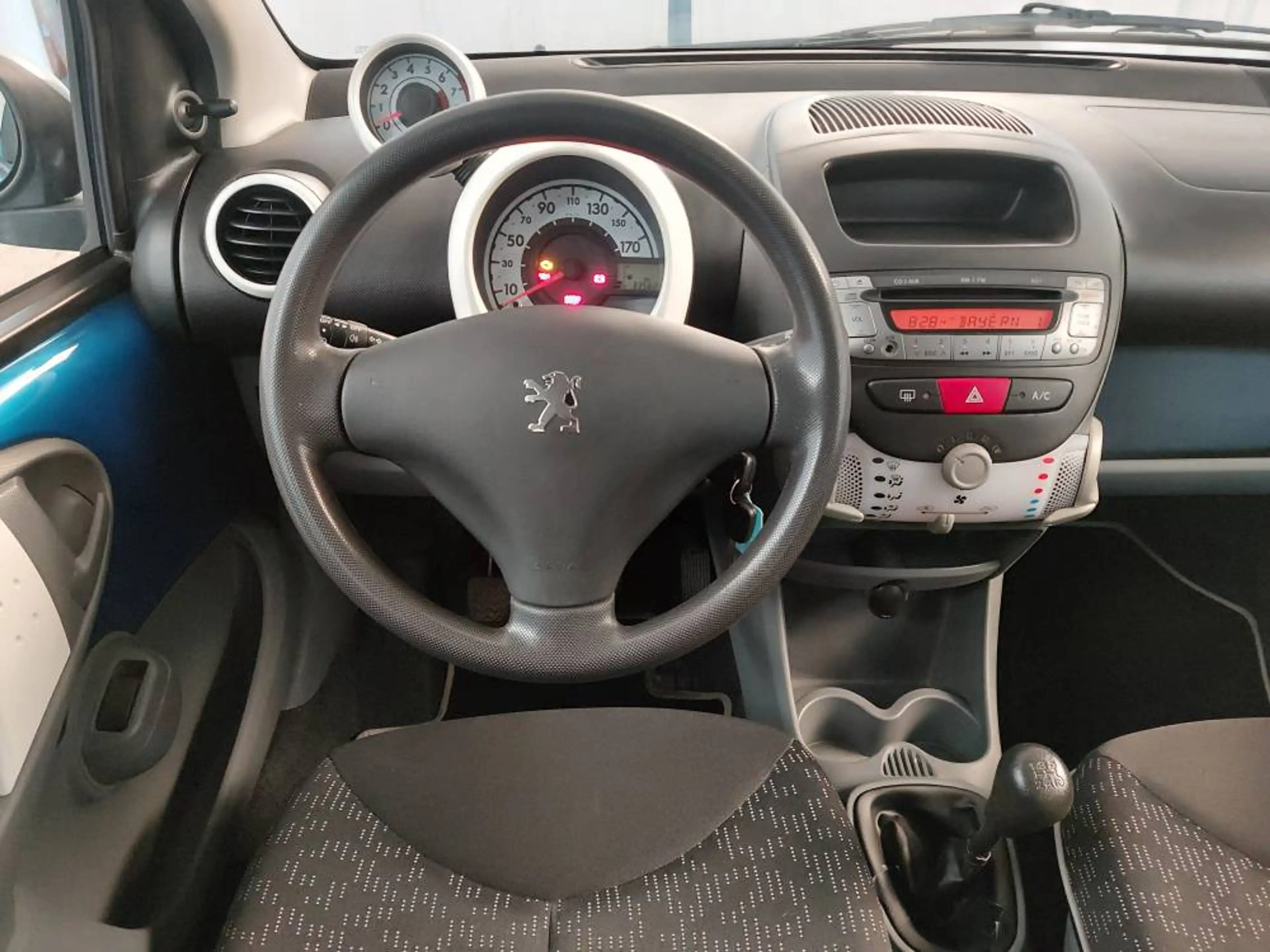 Peugeot 107 — photo 10