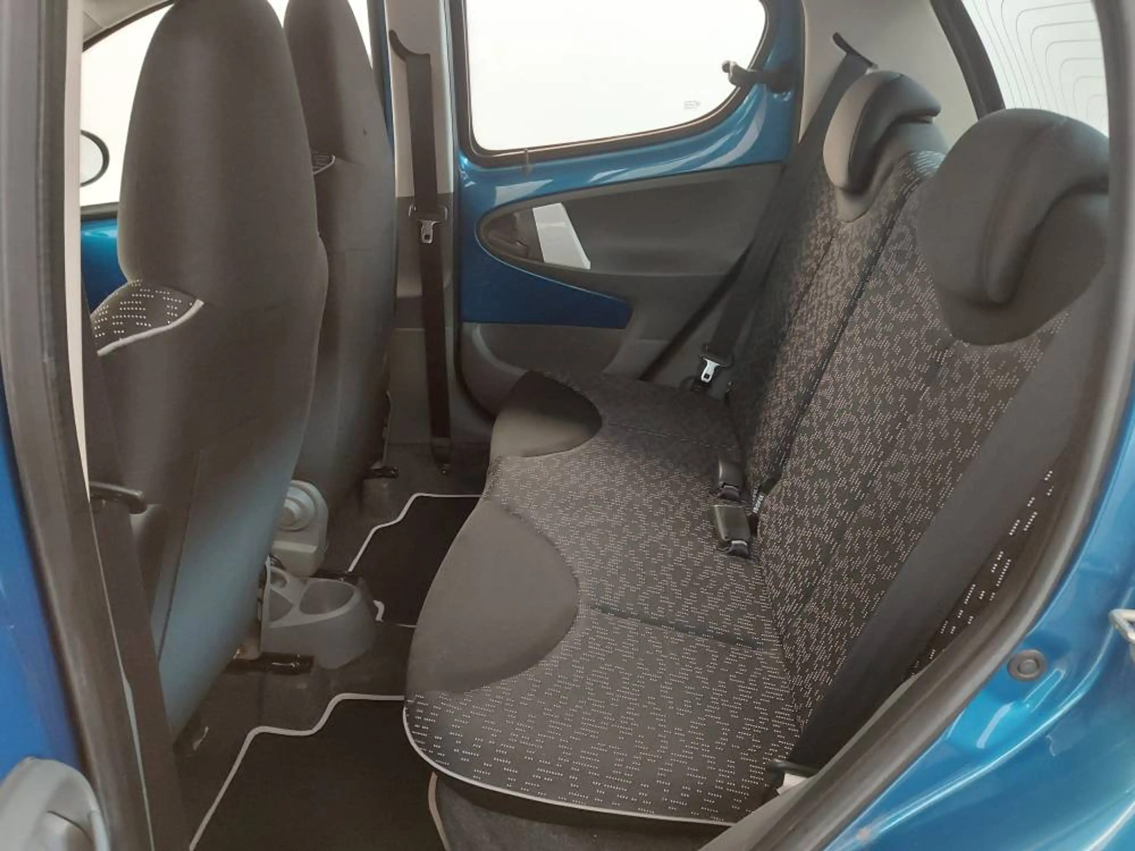 Peugeot 107 — photo 6