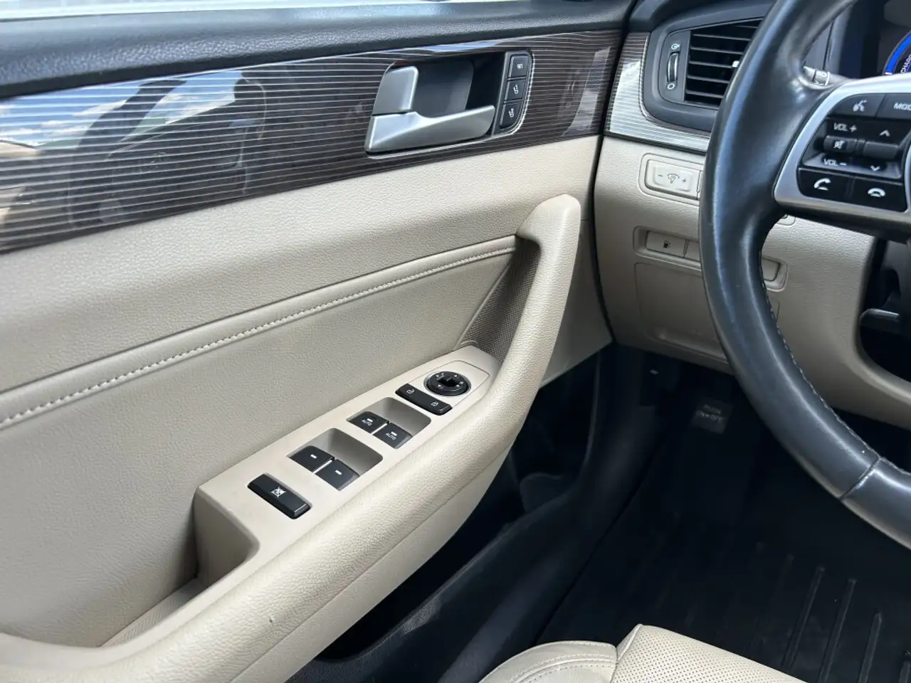 Hyundai SONATA снимка Hyundai SONATA