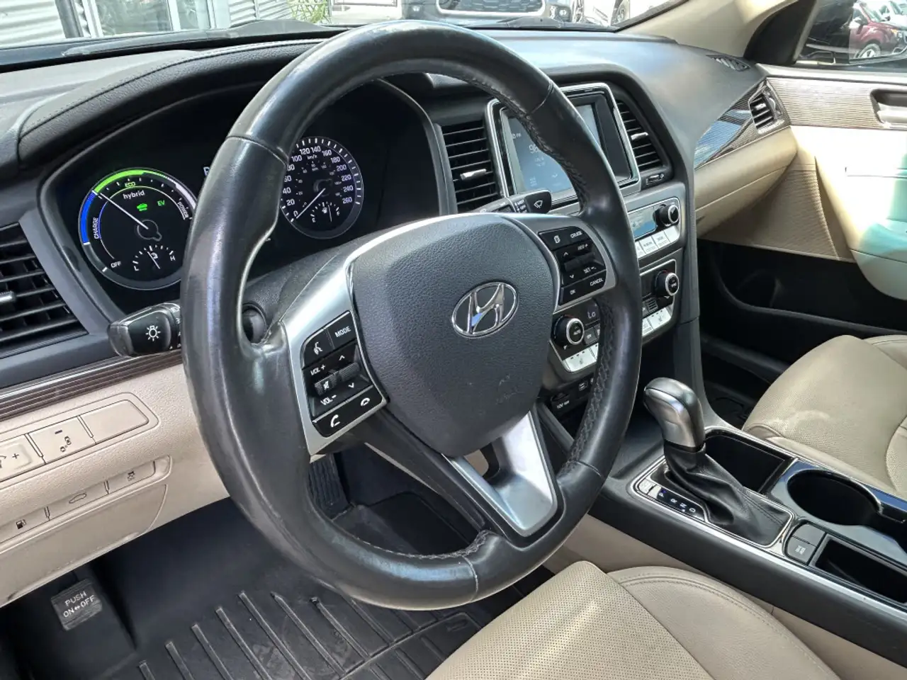 Hyundai SONATA снимка Hyundai SONATA