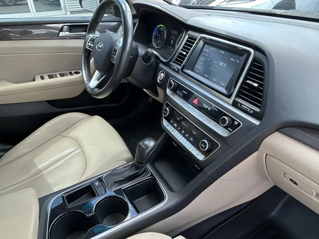 Hyundai SONATA снимка Hyundai SONATA